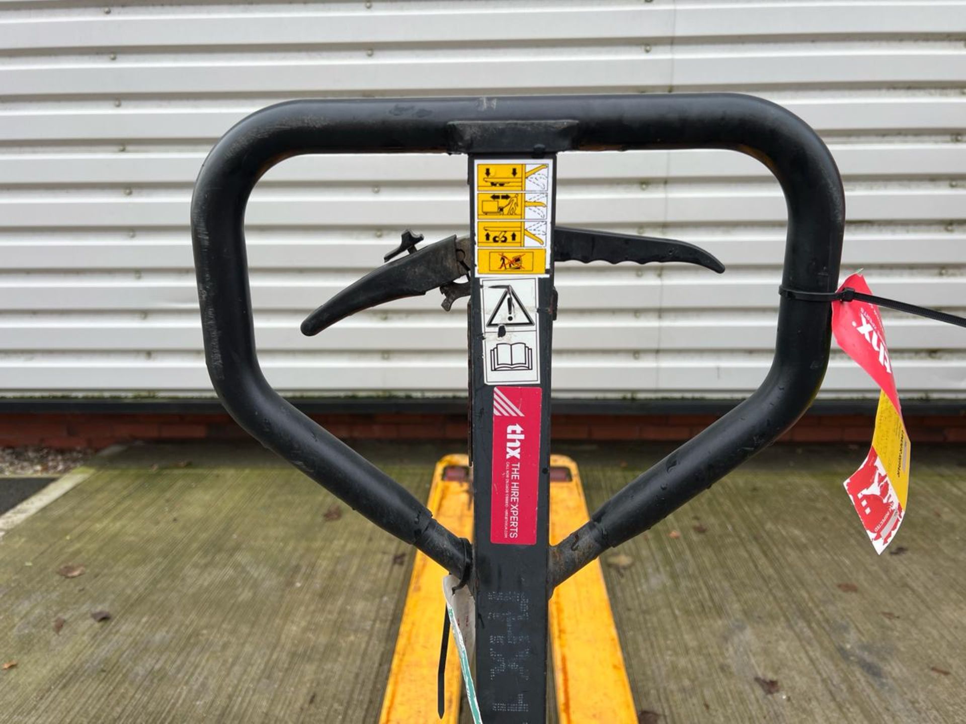 Manual Pallet Truck - 2000Kg - 2M - Braked. S/N: J23082934-1/026-THX17567 - No Reserve - Image 4 of 10