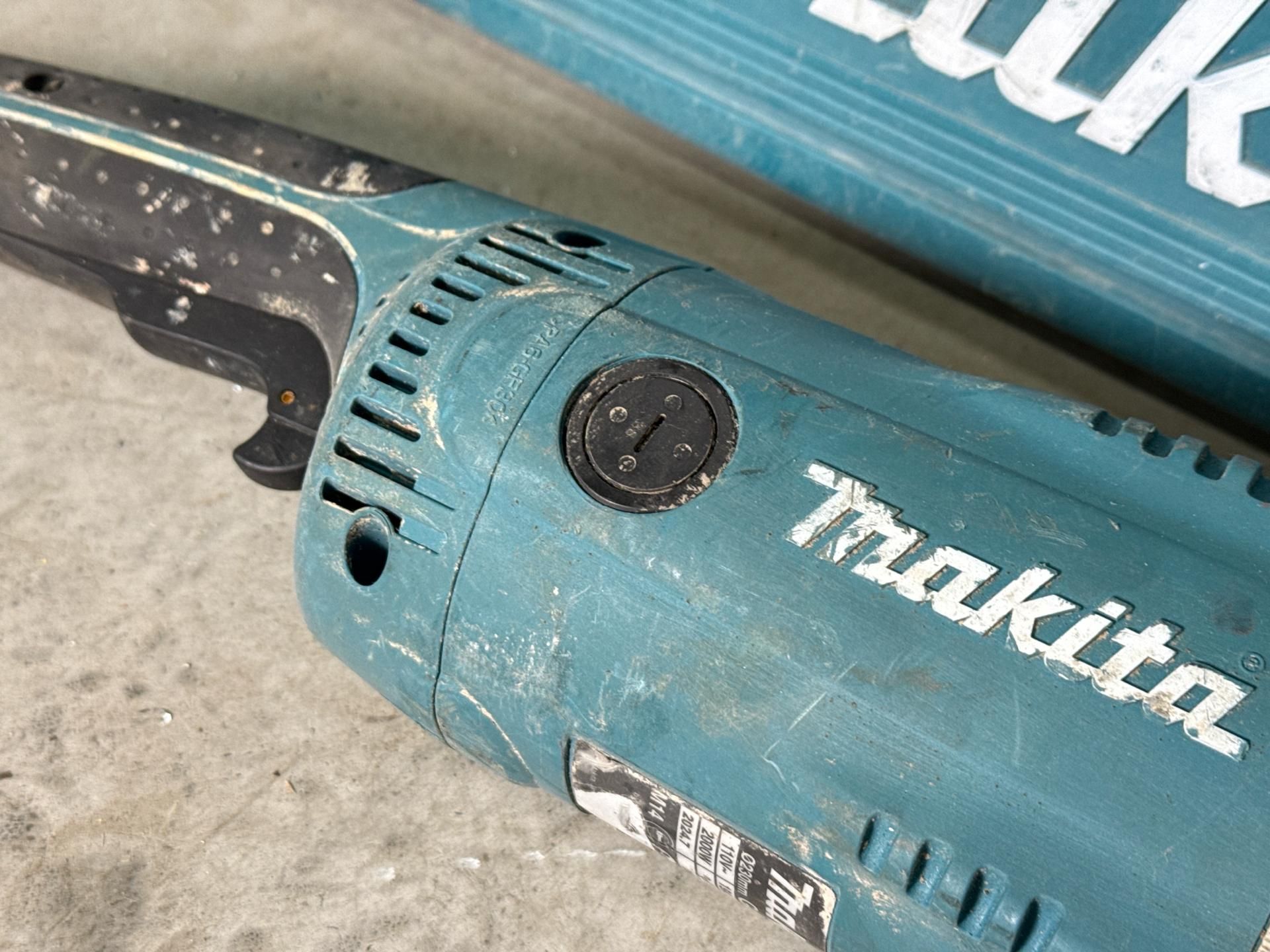 Makita Angle Grinder - THX22748 - No Reserve - Image 5 of 8