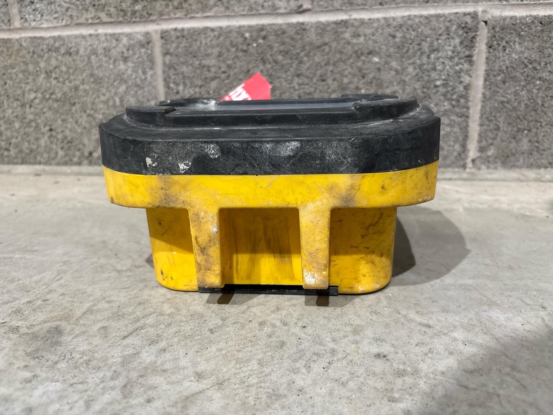 Led Rechargeable Light THX20585 - No Reserve - Image 6 of 6