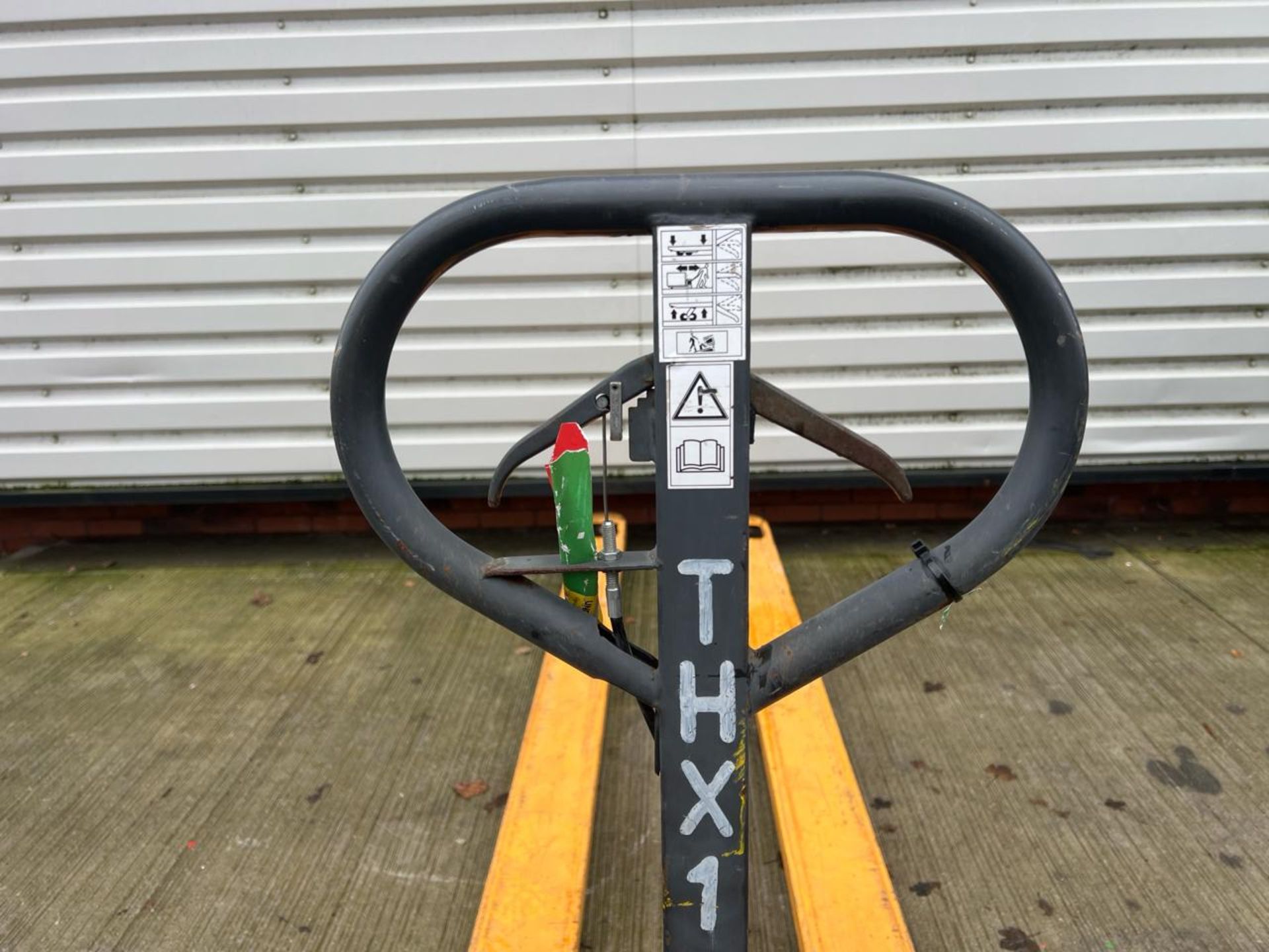 Manual Pallet Trucks - 3500Kg - 2.5M - Braked. S/N: J22052934-1/031-THX14162 - No Reserve - Image 3 of 9