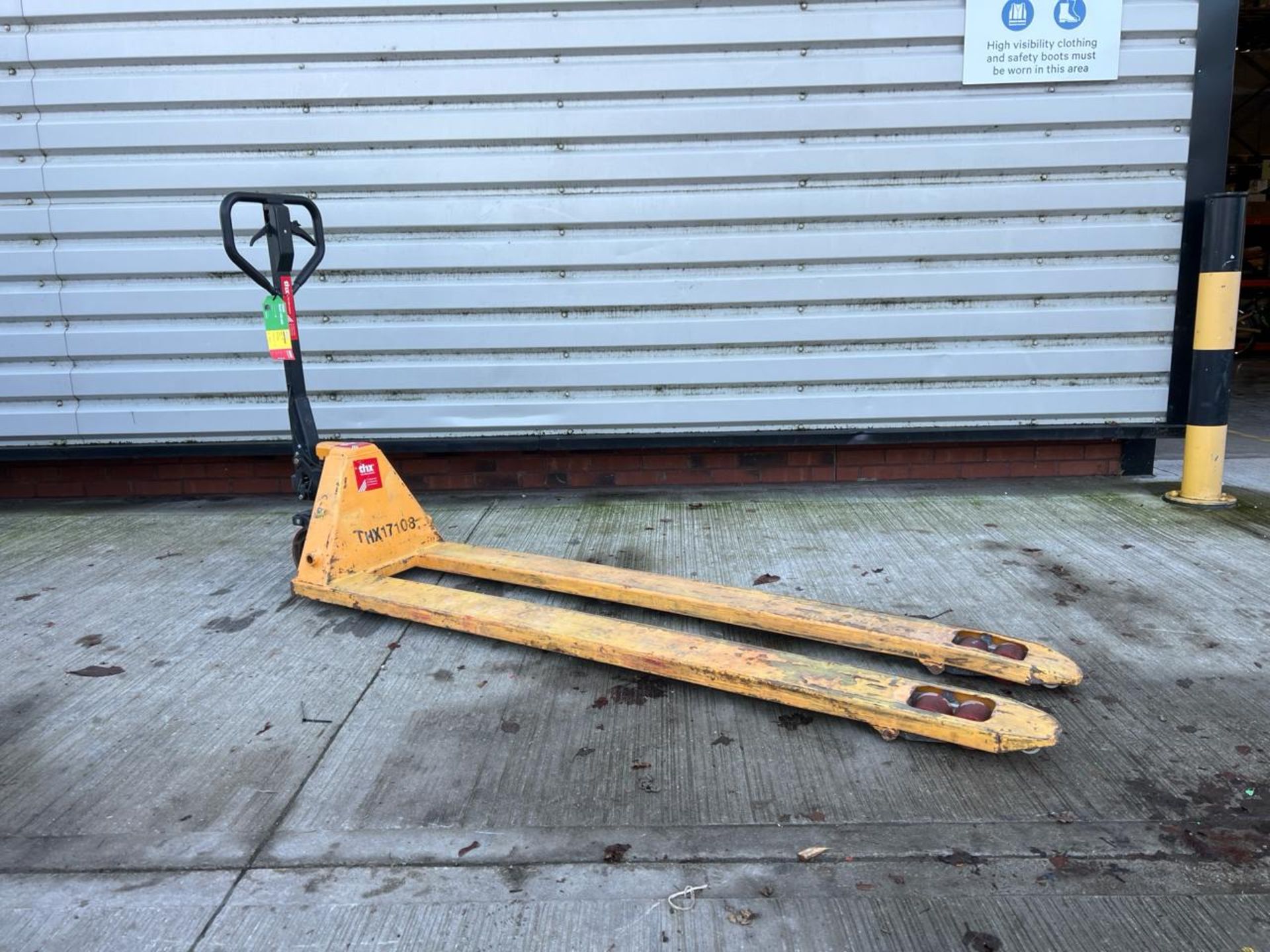 Manual Pallet Truck - 2000Kg - 2M - Braked. S/N: J23052934-3/050-THX17108 - No Reserve