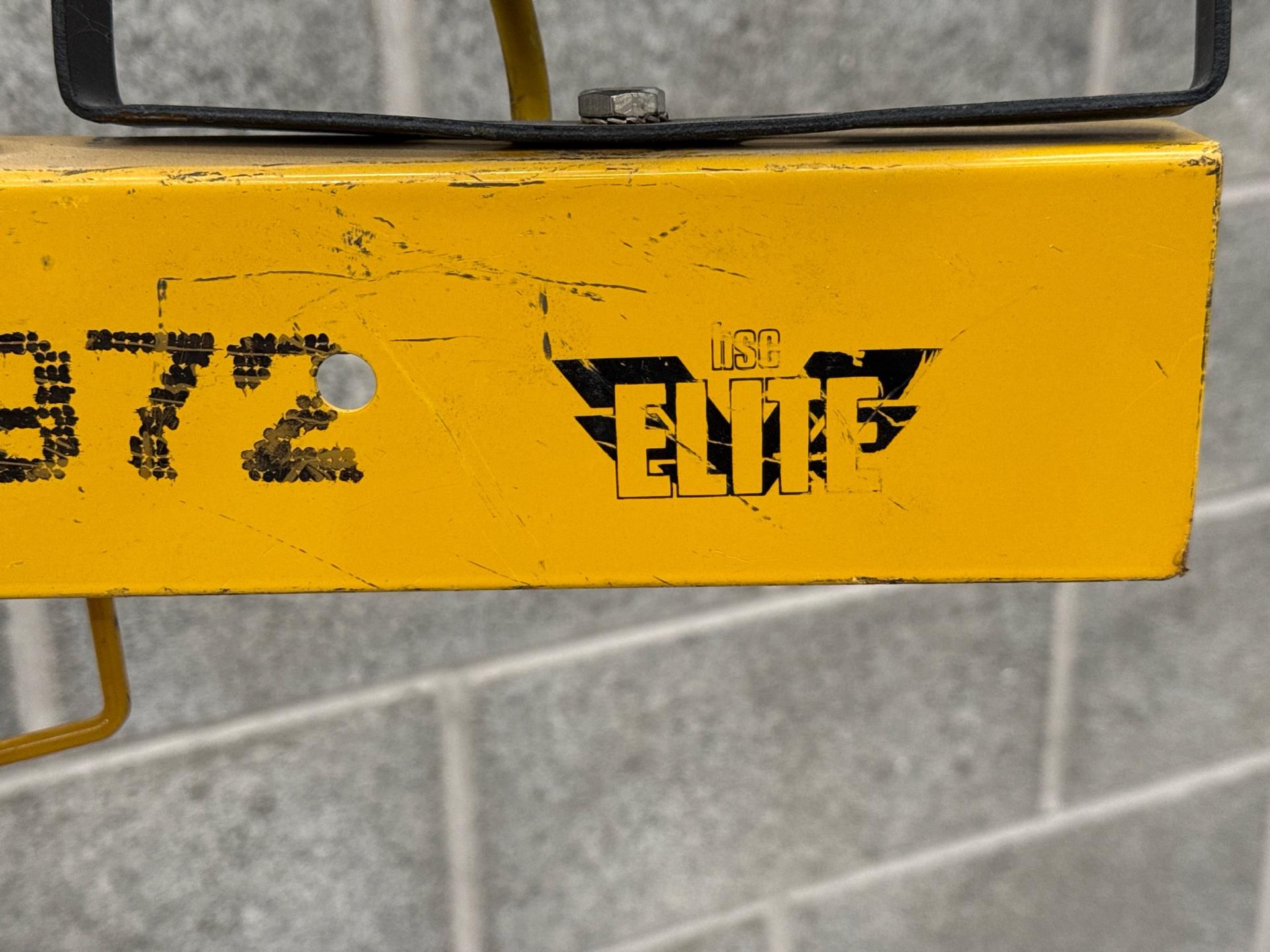 V Twin Head Led With Power Take Off - Thx18972 - No Reserve - Image 9 of 9