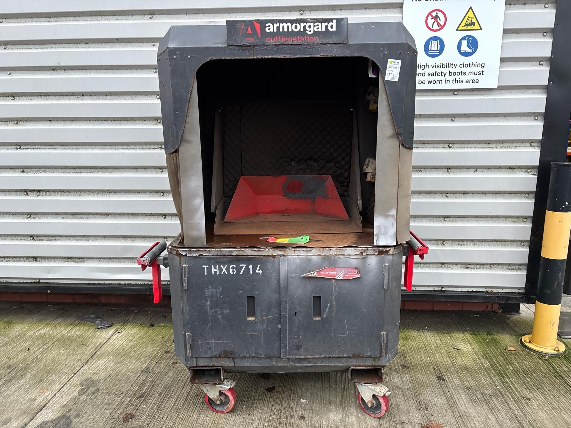 Armorgard Cutting Station. S/N: 329-THX6714 - No reserve