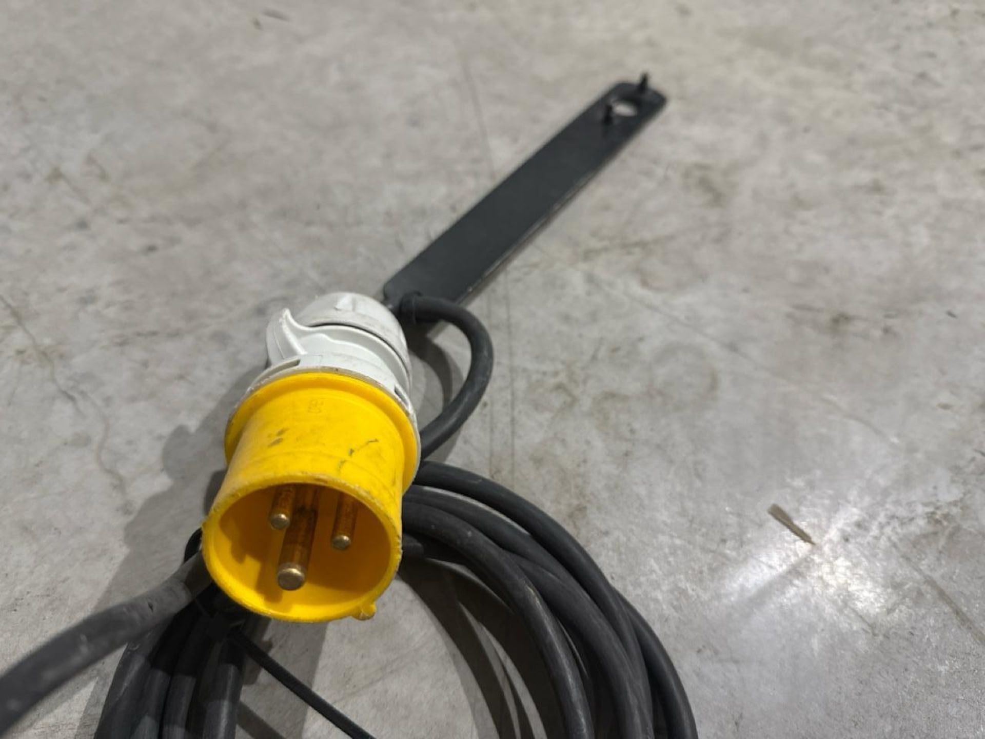 Makita Angle Grinder - 125mm (5") 110V. S/N: 2544545R-THX22317 - No Reserve - Image 6 of 6