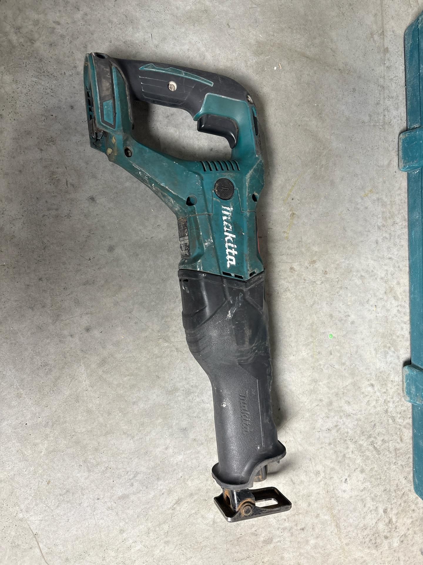 Makita Reciprocating Saw 18 V Cordless. S/N: 2064008-THX21447 - No Reserve - Image 3 of 6