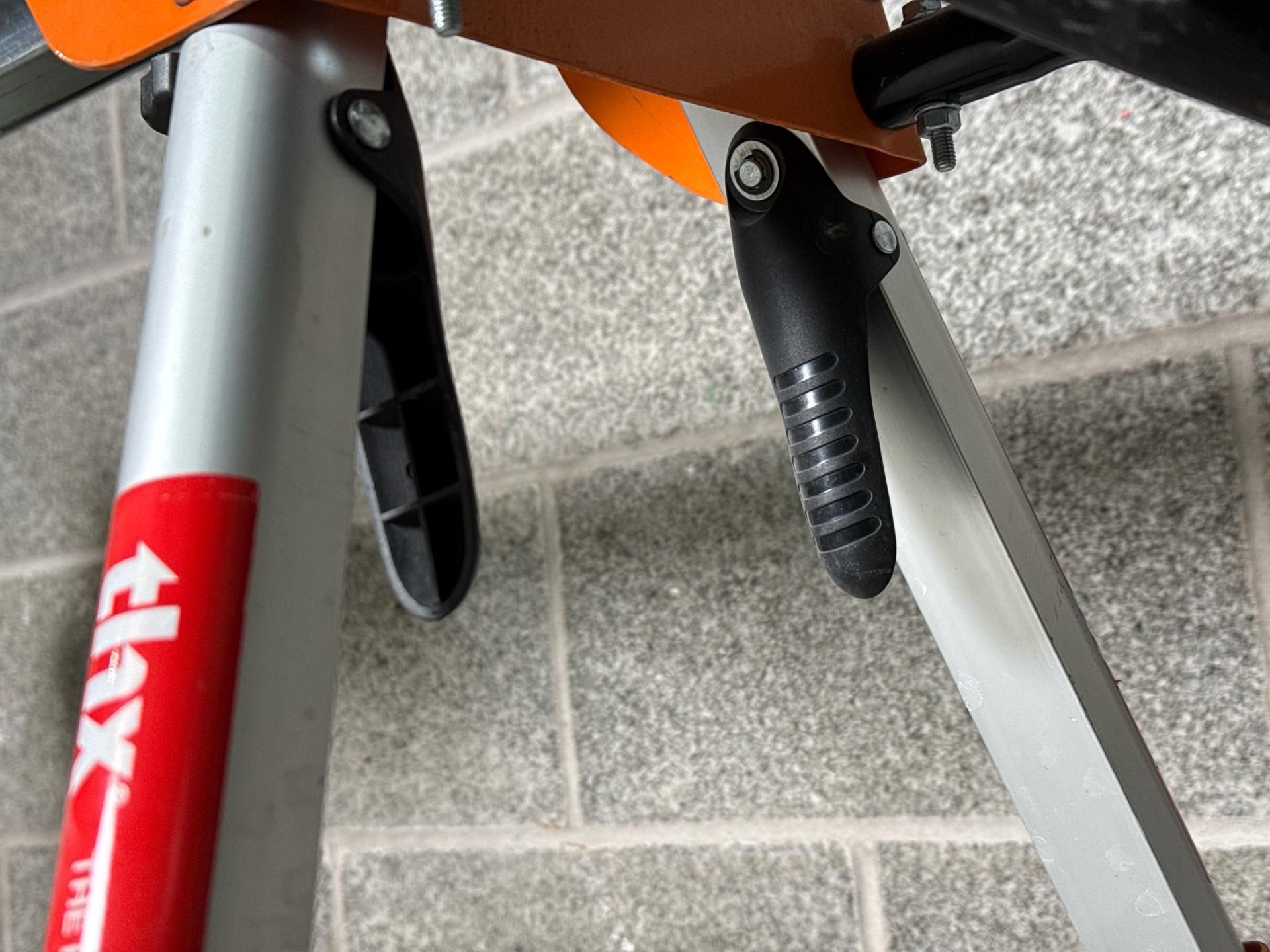 Vaunt Universal Mitre Saw Stand - THX22512 - No reserve - Image 3 of 6