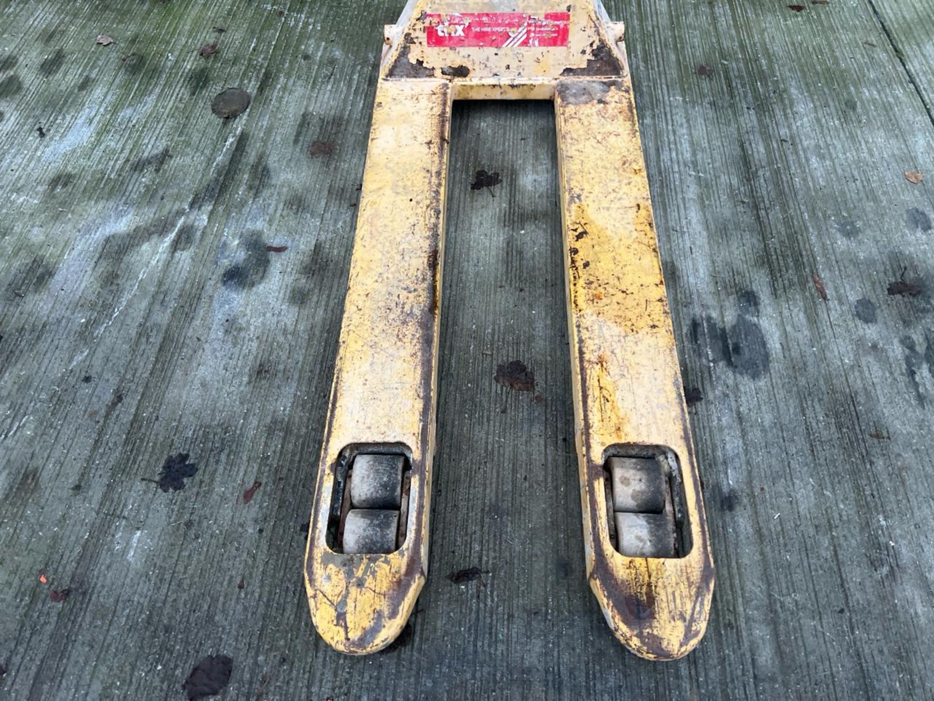 Manual Pallet Truck THX9662 - No reserve - Image 7 of 7