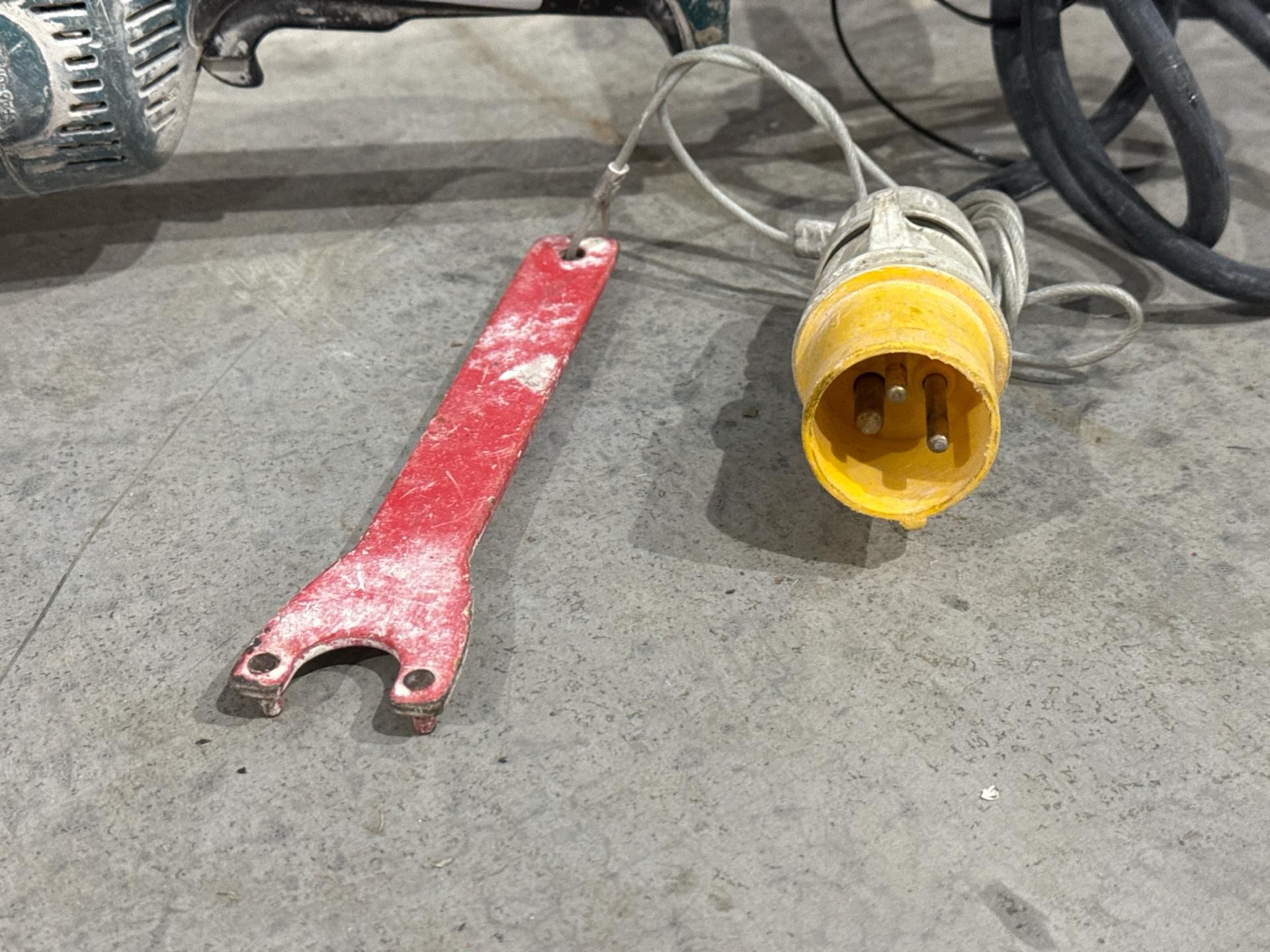 Makita Angle Grinder - Thx2519 - No Reserve - Image 3 of 4