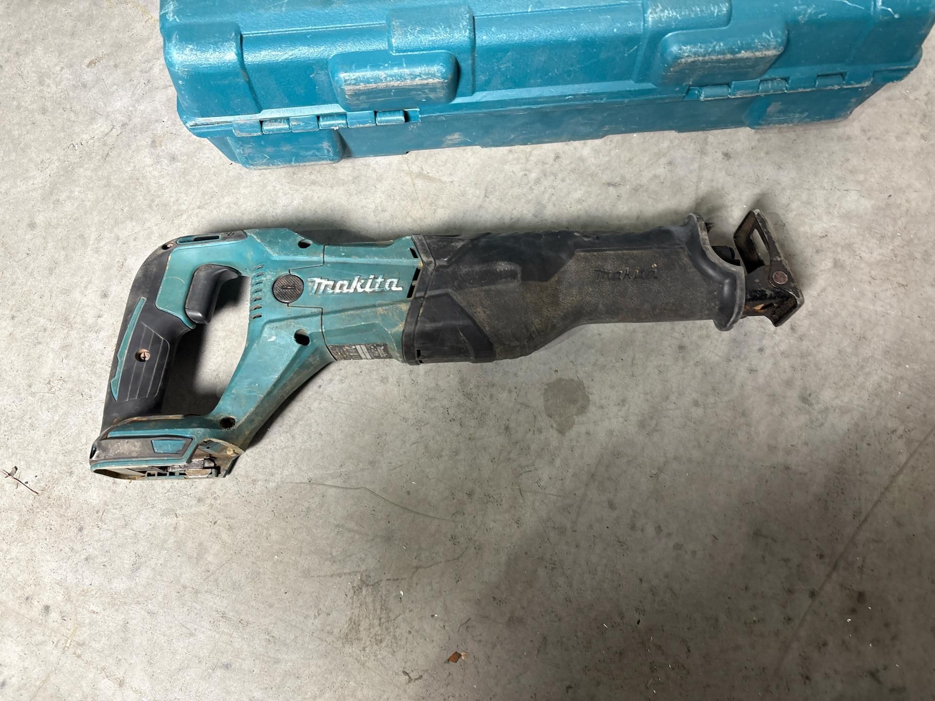 Makita Reciprocating Saw 18 V Cordless. S/N: 2237954Y-THX24898 - No Reserve - Image 3 of 7