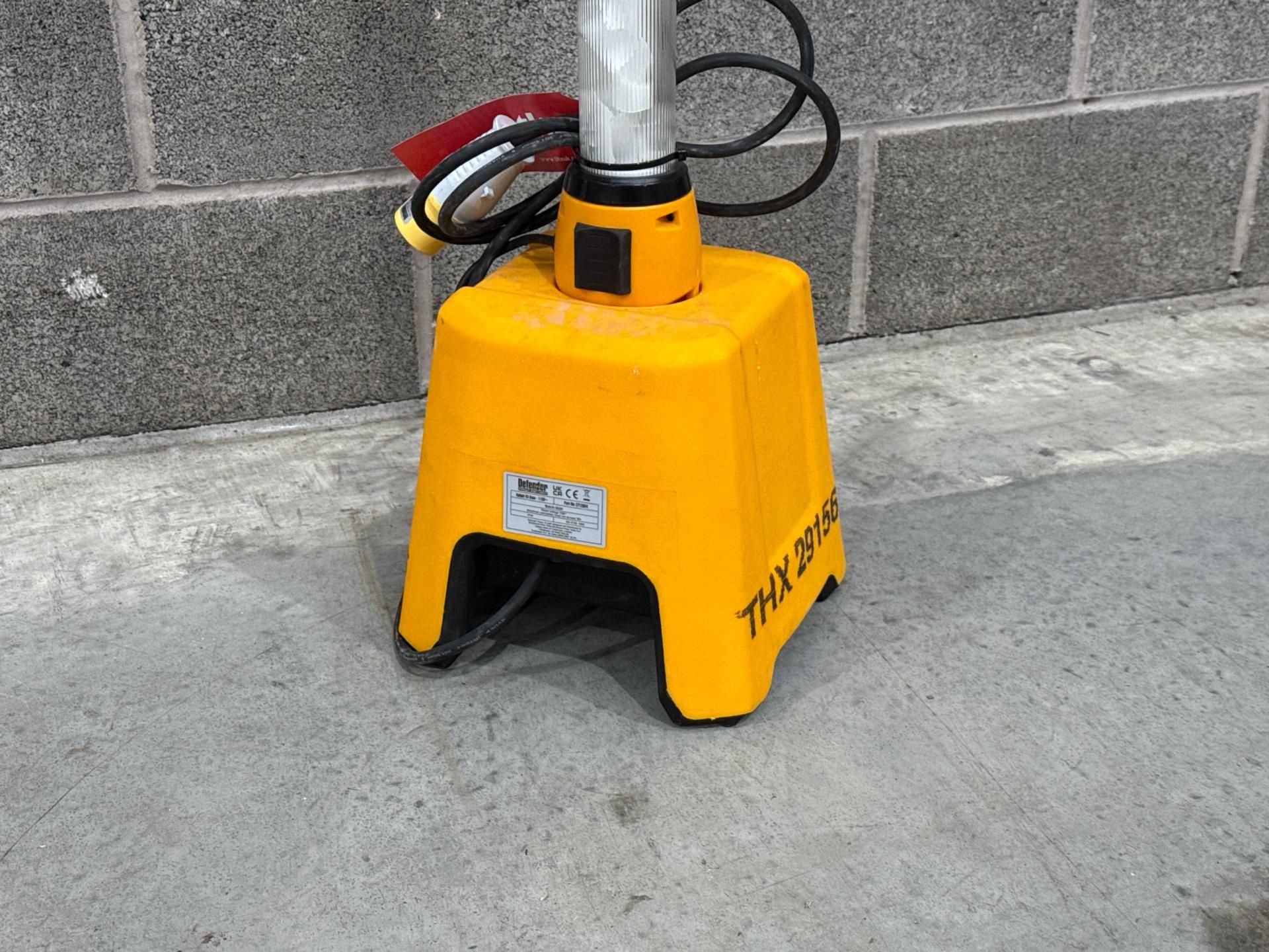 Defender LED Uplight V3 - Thx29156 - No Reserve - Image 6 of 6