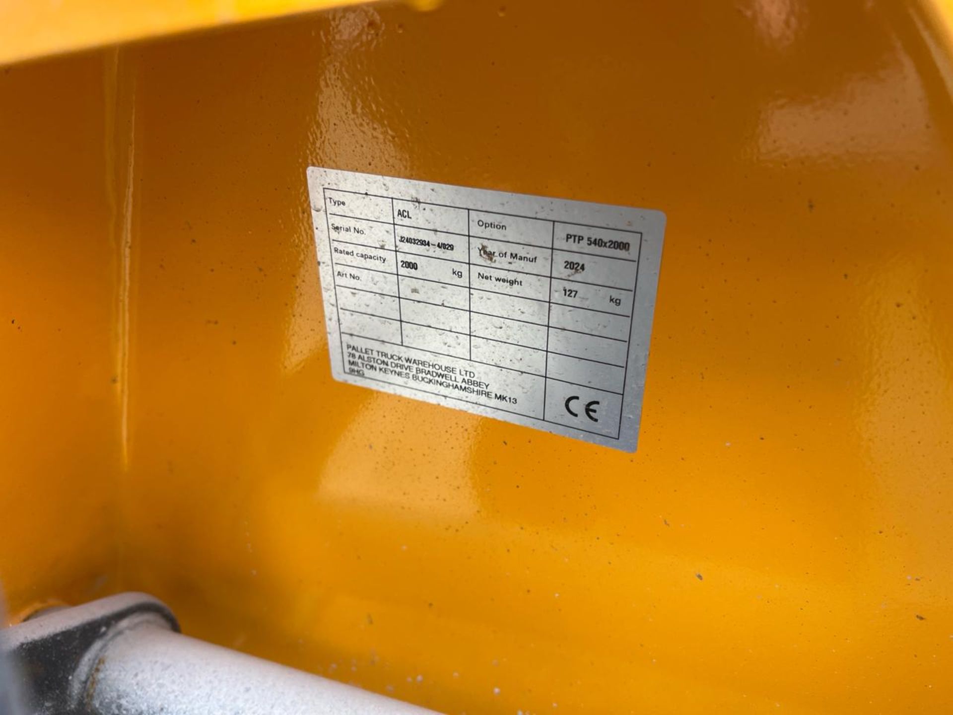 Manual Pallet Truck - 2000Kg - 2M. S/N: J24032934-4/30-THX21711 - No Reserve - Image 4 of 10