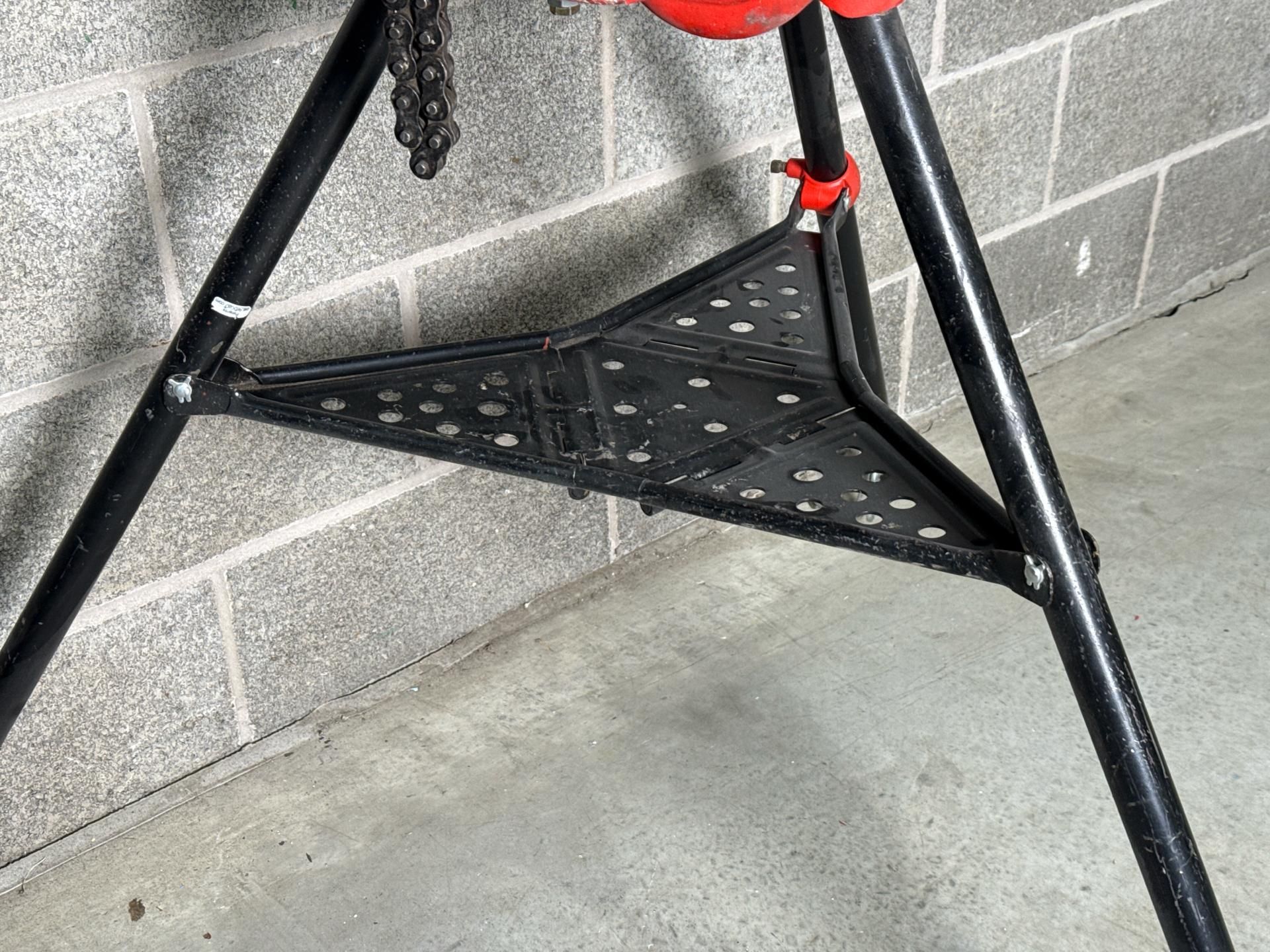 Ridgid Tripod Pipe Stand With 6" Chain Vice - Thx23373 - No Reserve - Image 4 of 6