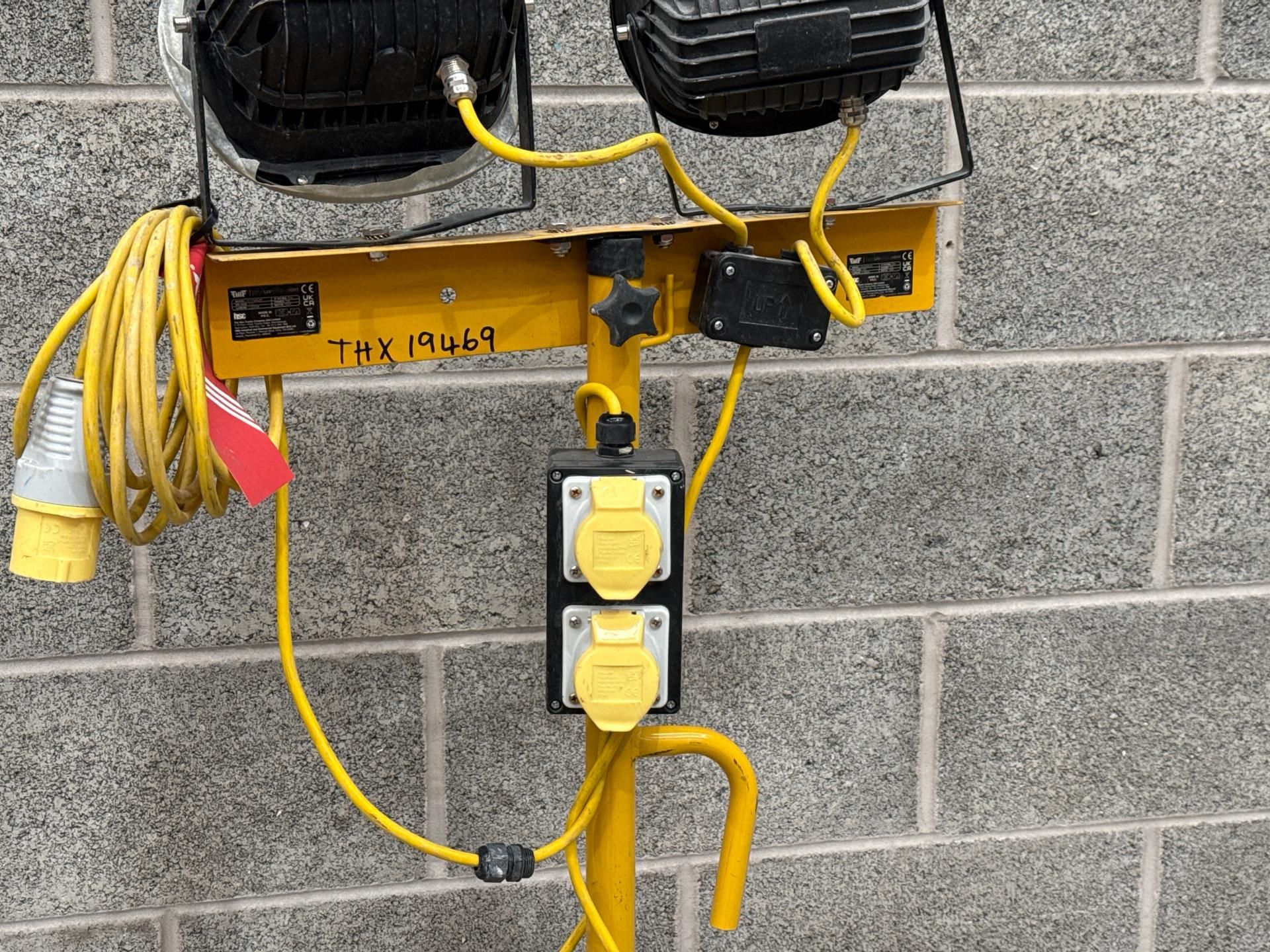 V Twin Head Led With Power Take Off - Thx19469 - No Reserve - Image 6 of 8