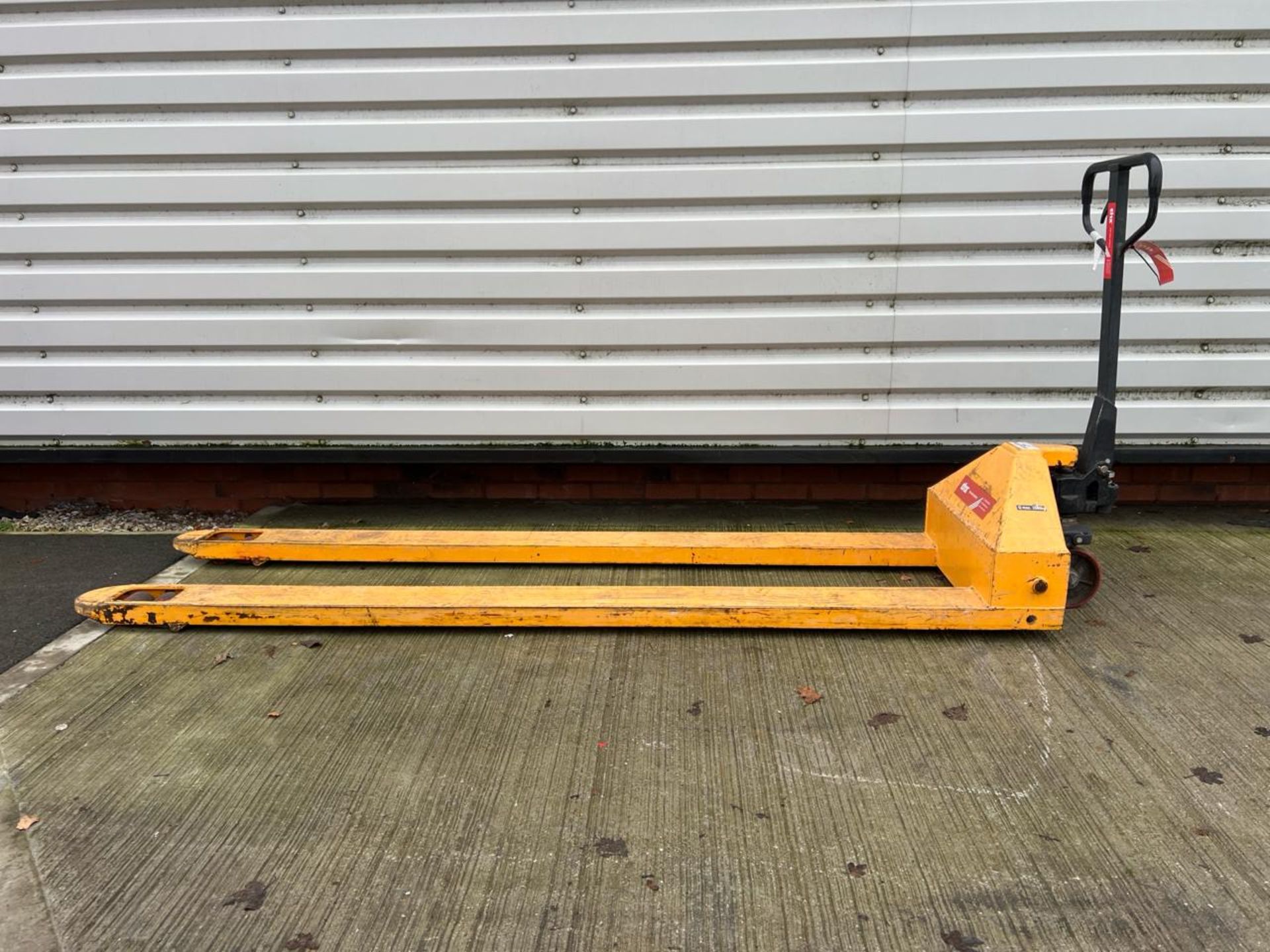 Manual Pallet Trucks - 3500Kg - 2.5M-THX14268 - No Reserve - Image 5 of 7