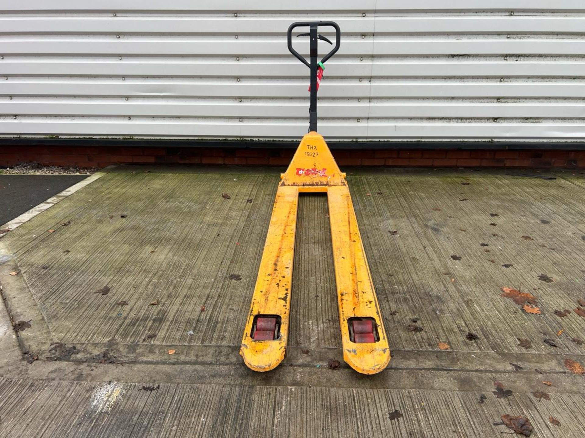 Manual Pallet Truck - 2000Kg - 2M - Braked. S/N: J22102934-1/076-THX15627 - No Reserve - Image 10 of 10
