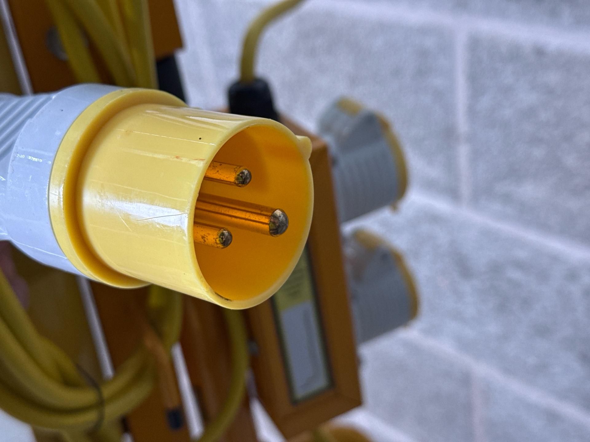 Led Plasterer'S Lights 5Ft. S/N: Blank-THX30120 - No reserve - Image 2 of 2