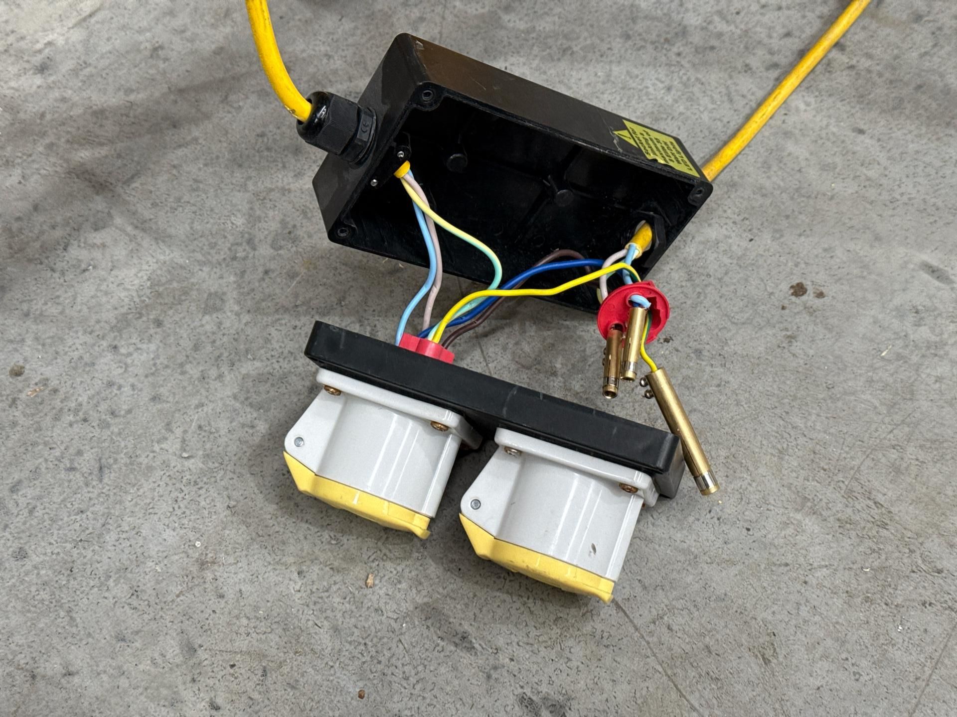 V Twin Head Led With Power Take Off - Thx18972 - No Reserve - Image 4 of 9