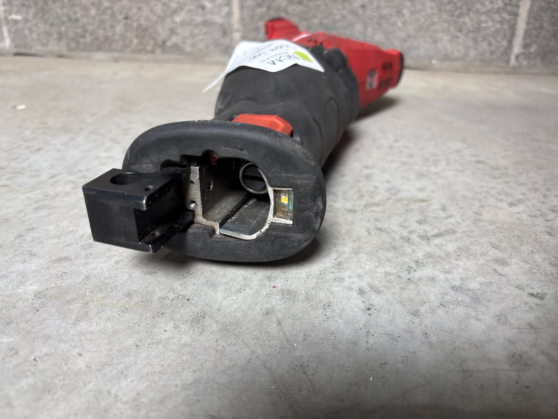 Rotiger 18V Cordless Pipe Recip Saw With S/N: 1091211735-THX18330 - No Reserve - Image 4 of 6