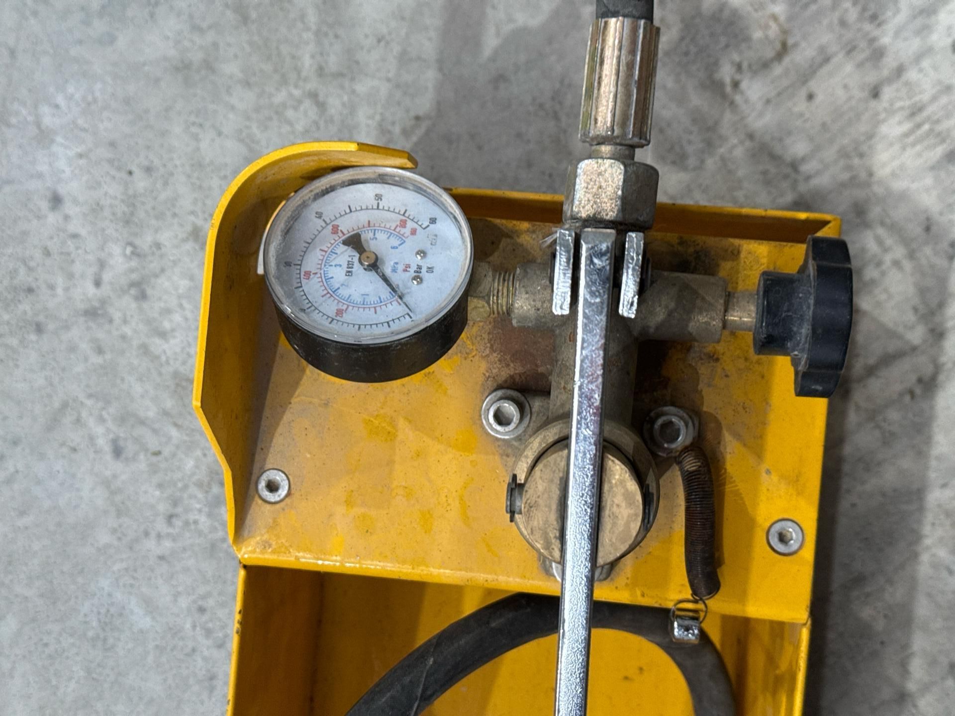 REMS PUSH Manual Pressure Test Pump - Thx26799 - No Reserve - Image 3 of 3