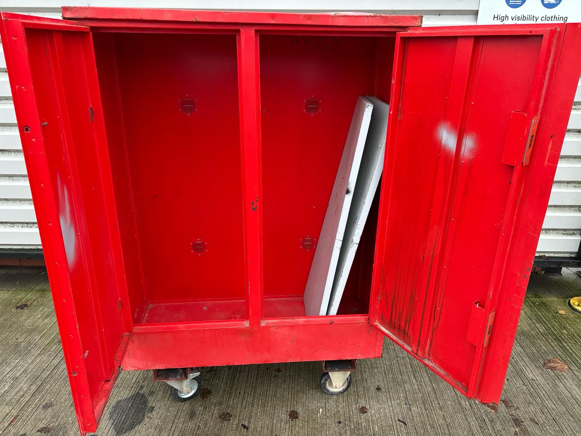 Flamstor Cabinet - Large C/W Wheels. S/N: 1247B-THX7238 - No Reserve - Image 3 of 10