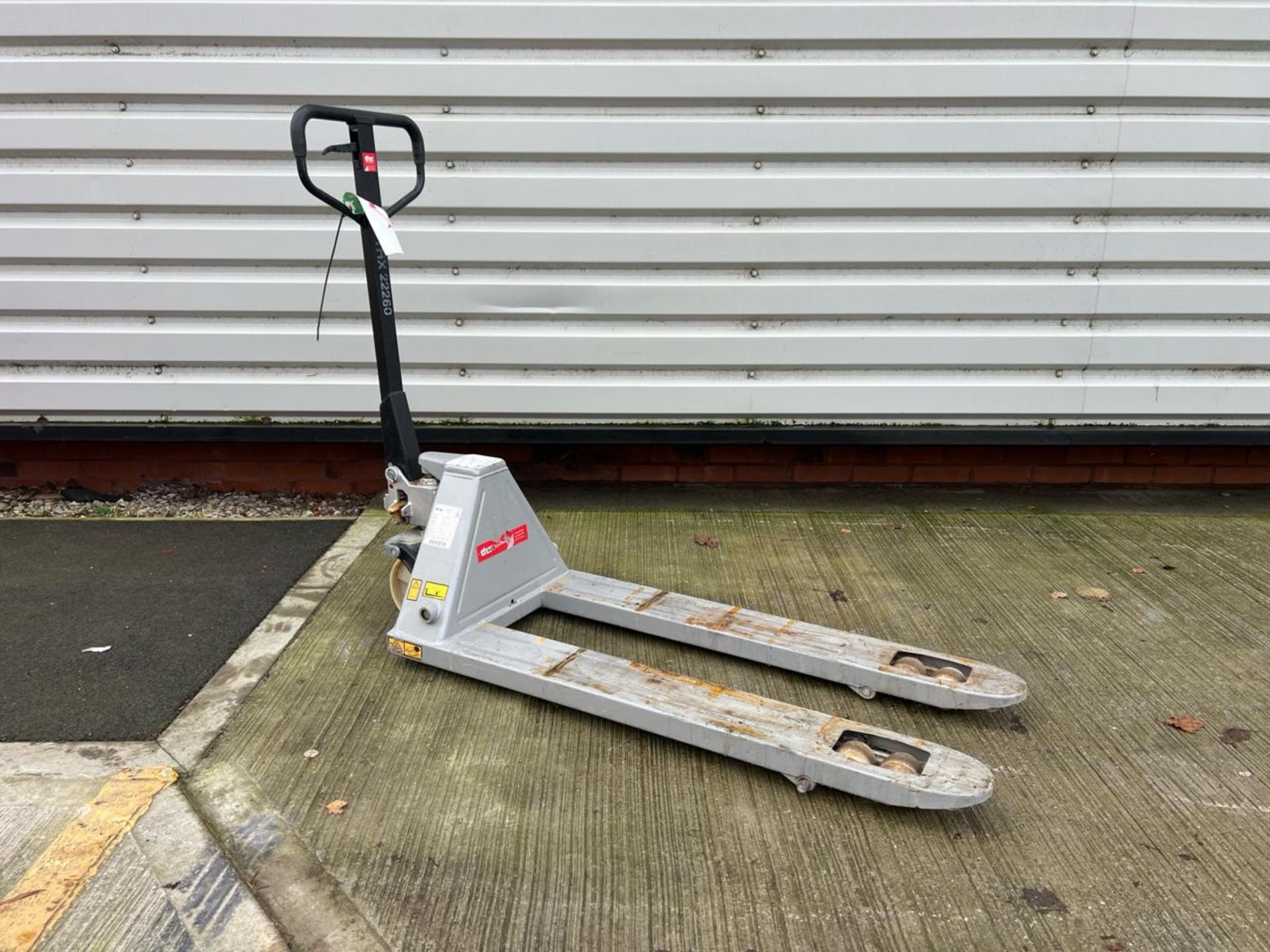 Manual Pallet Truck 2500kg THX22260 - No Reserve