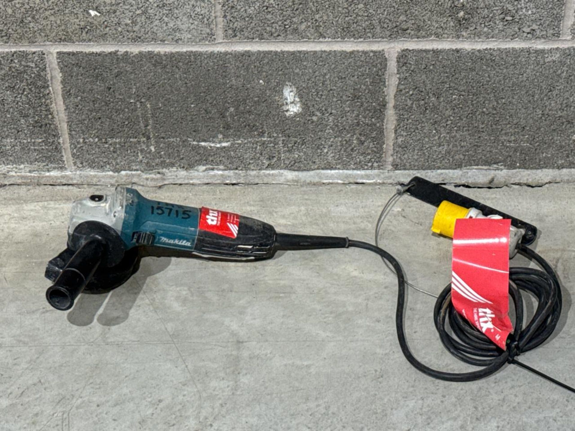 Makita Angle Grinder - 125Mm (5") 110V. S/N: 2307506 R-THX15715 - No Reserve