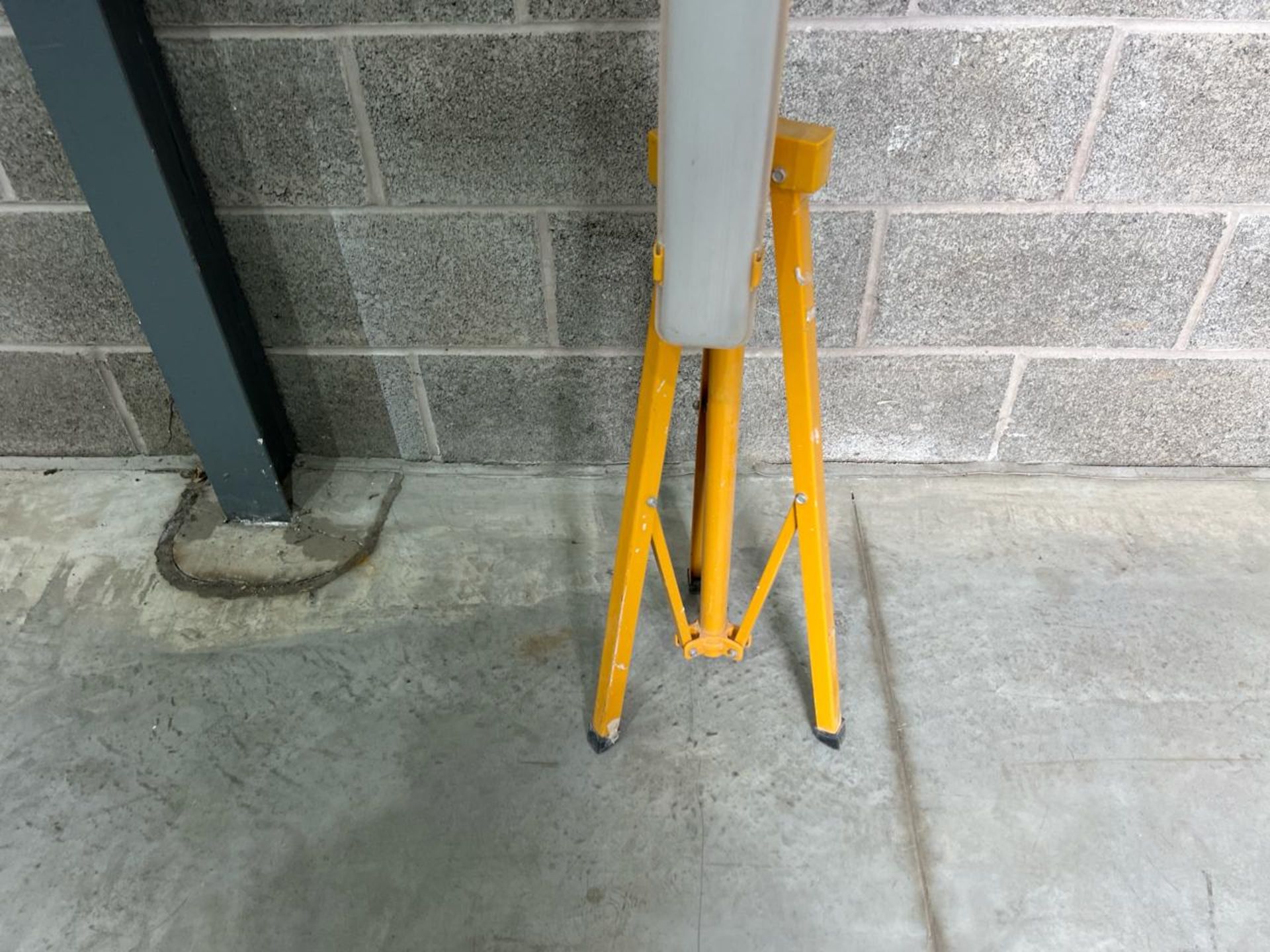 Led Plasterer'S Lights 5Ft. S/N: Blank-THX18108 - No reserve - Image 2 of 7