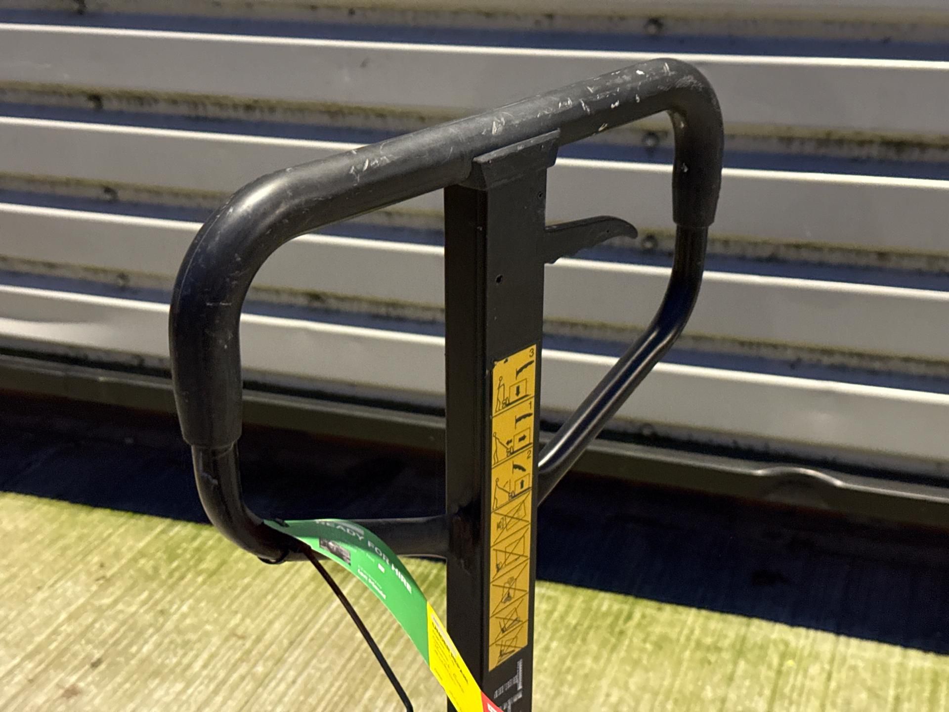 Lifter Grey Pallet Truck - THX23862 - No Reserve - Image 5 of 5