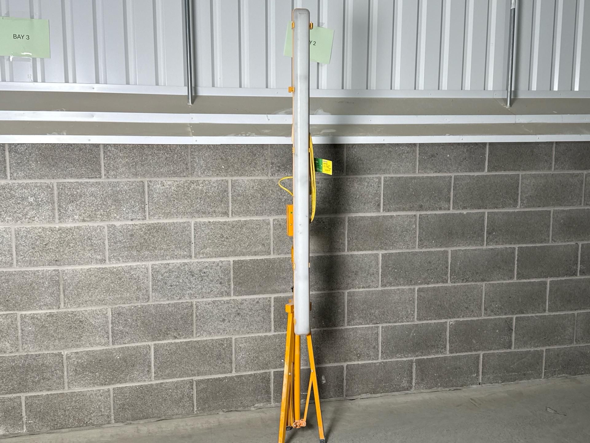 Led Plasterer'S Lights 5Ft. S/N: Blank-THX18110 - No reserve