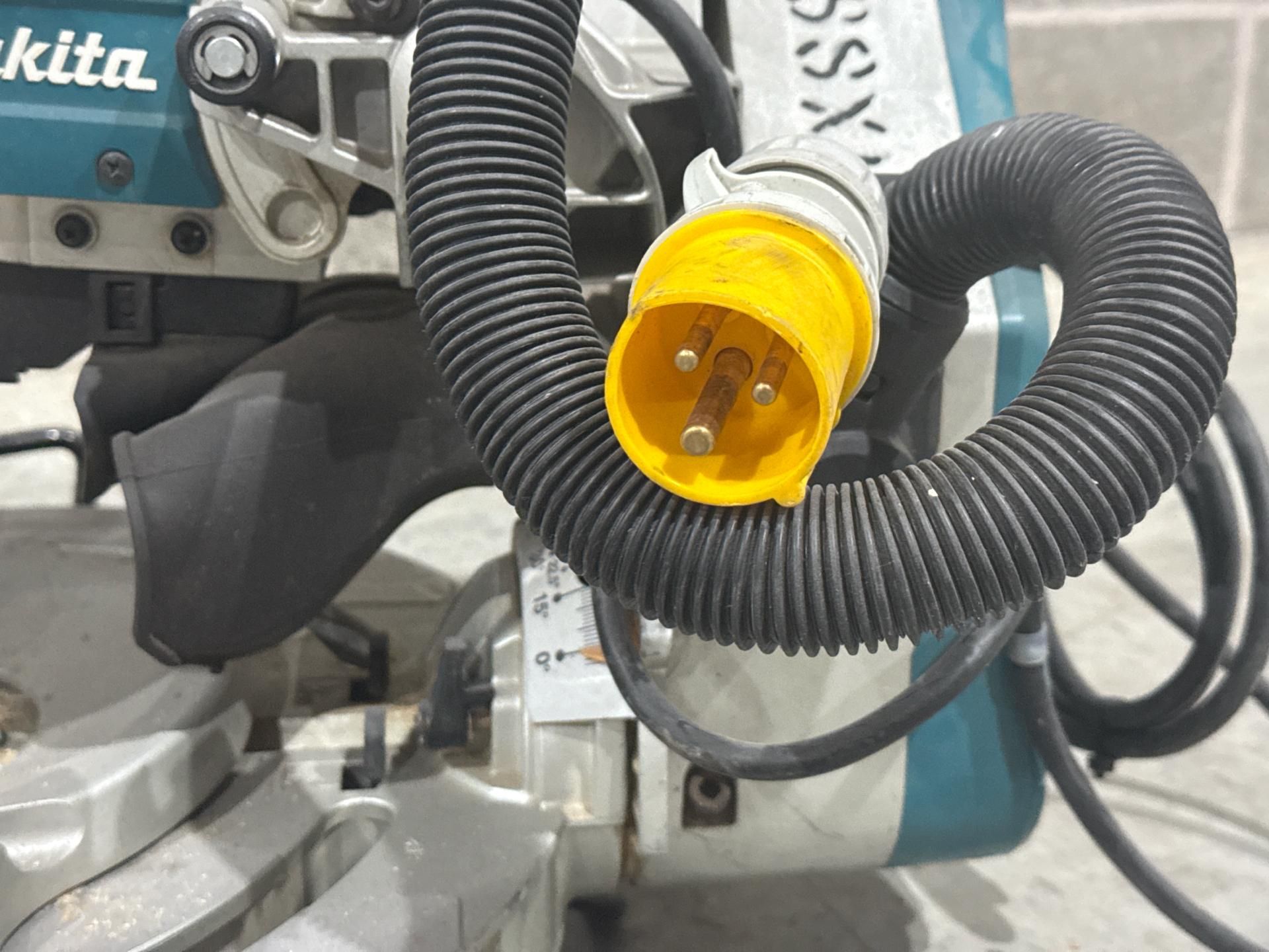 Makita 12â€ Telescopic Compound Mitre Saw - Thx8816 - No Reserve - Image 4 of 7