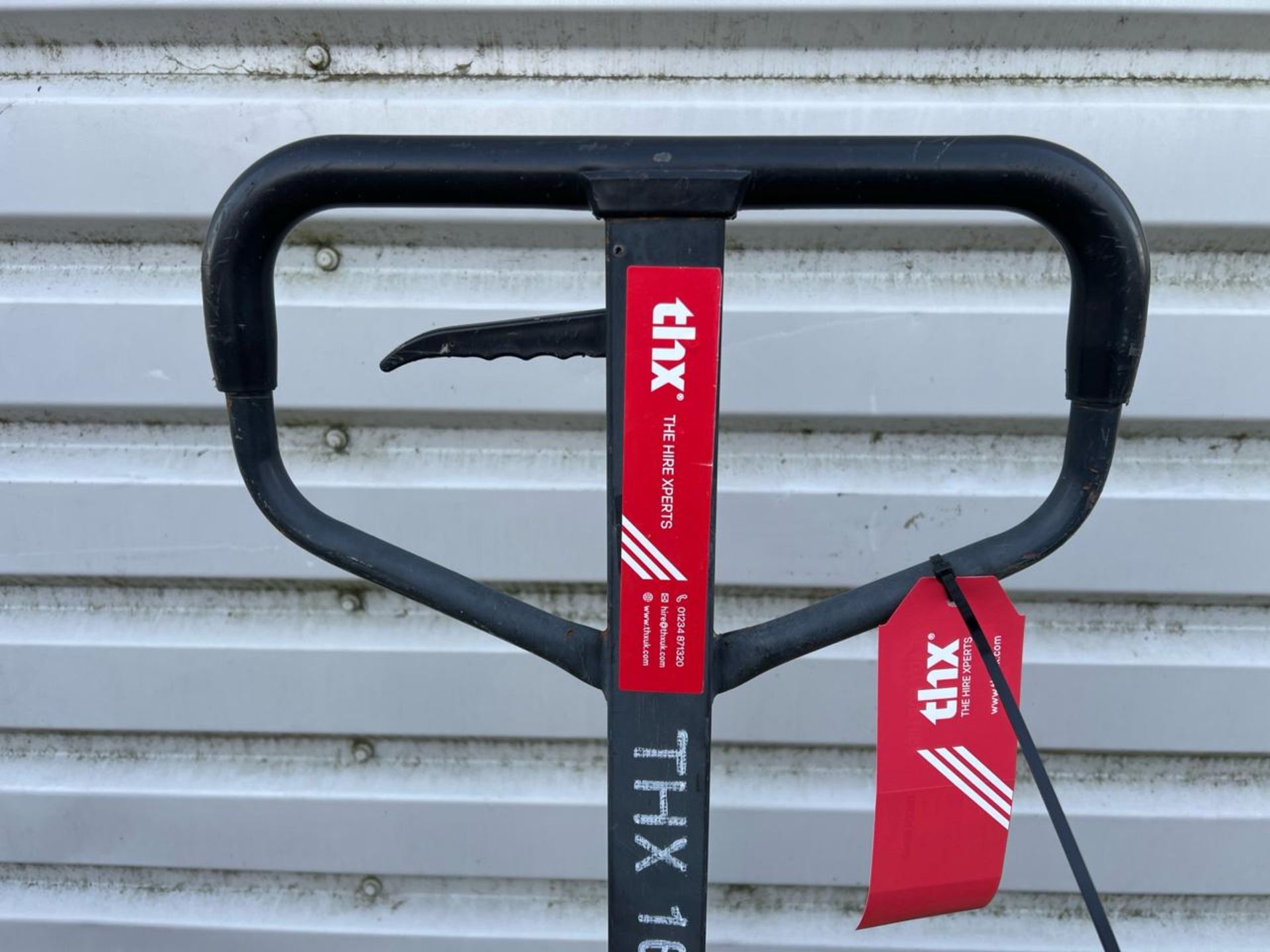 Manual Pallet Truck 2000kg THX16367 - No Reserve - Image 8 of 8