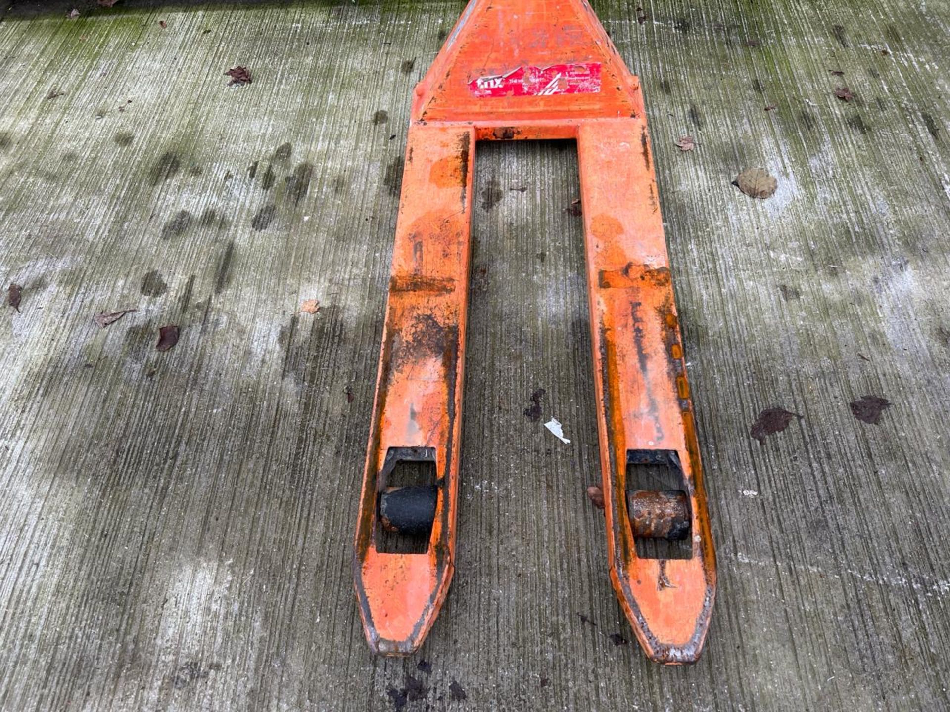 Manual Pallet Truck THX6105 - No reserve - Image 7 of 7