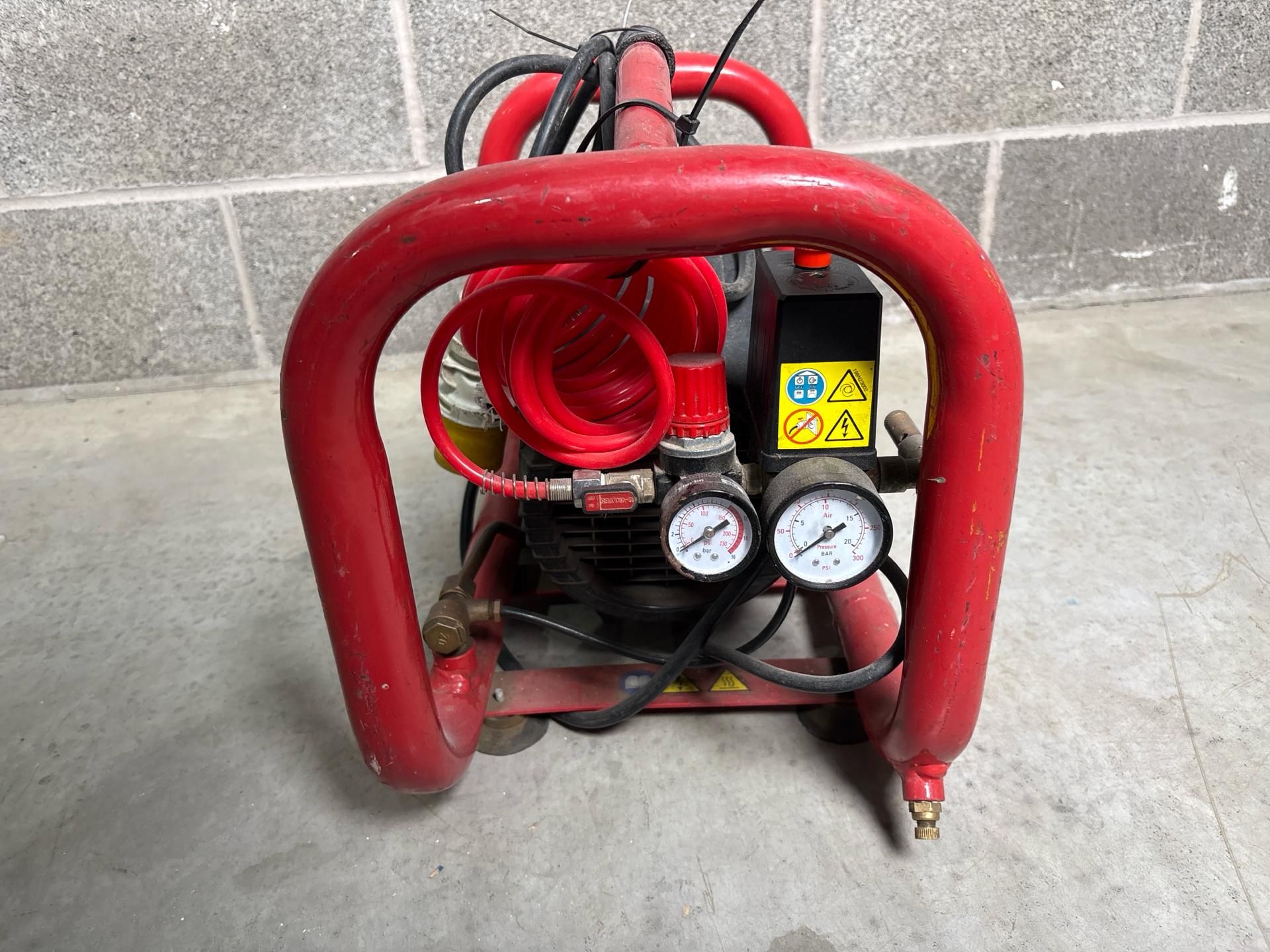 Clarke Champ Air Compressor -THX9239 - No Reserve - Image 5 of 9