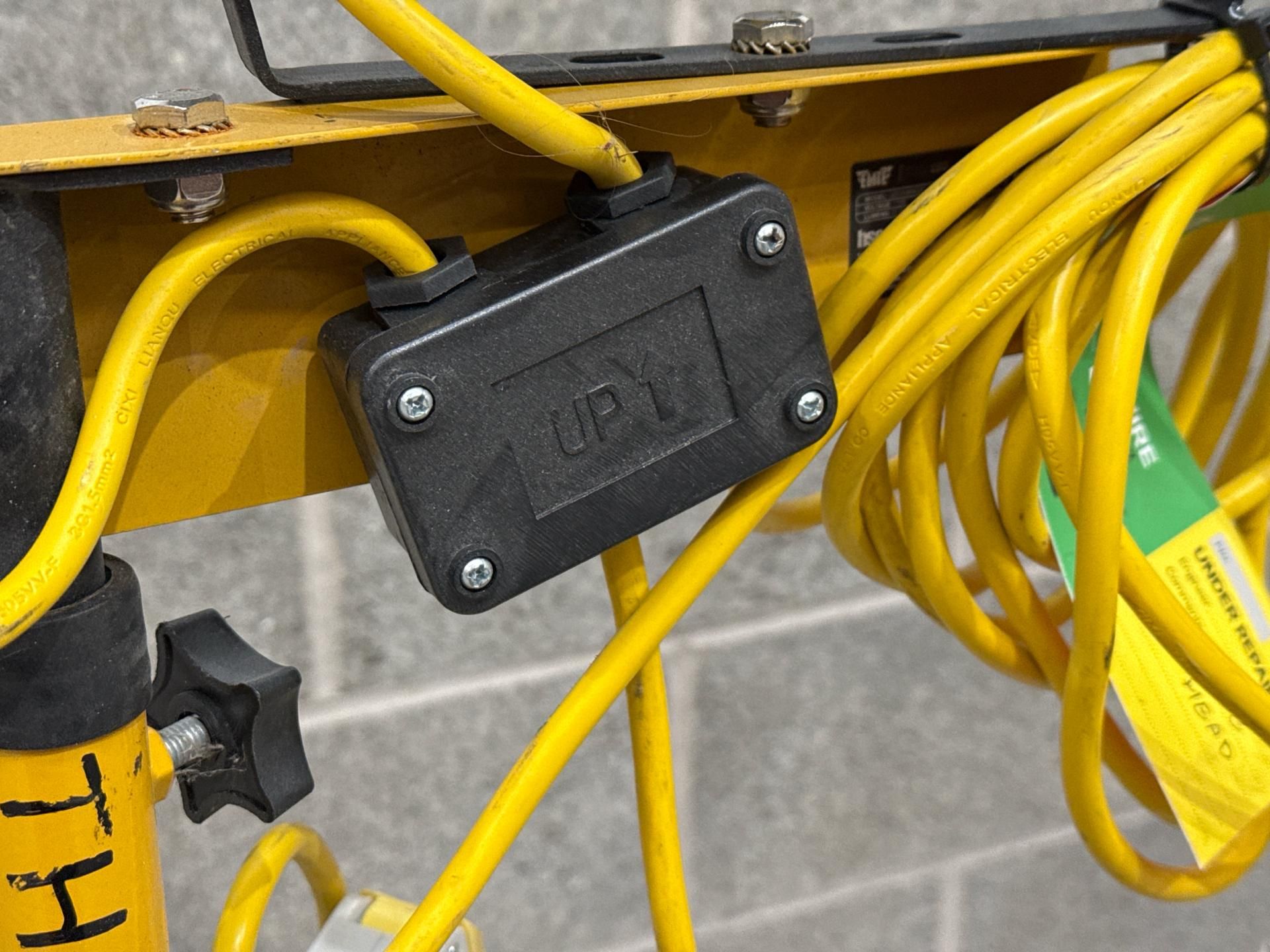 V Twin Head Led With Power Take Off. S/N: Blank-THX23898 - No Reserve - Image 7 of 7