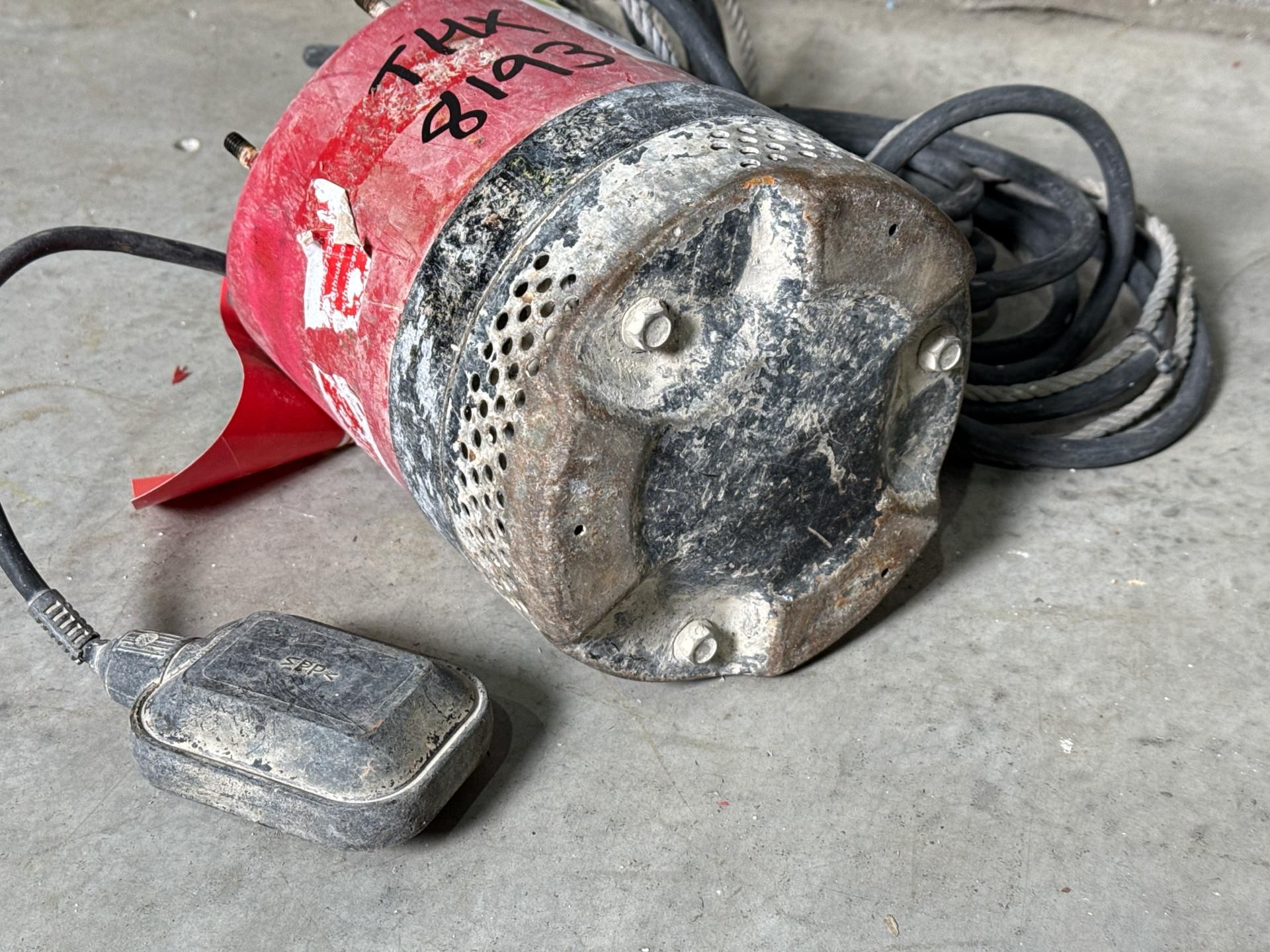 HSC 2â€ Puddle pump - THX8193 - No reserve - Image 3 of 5