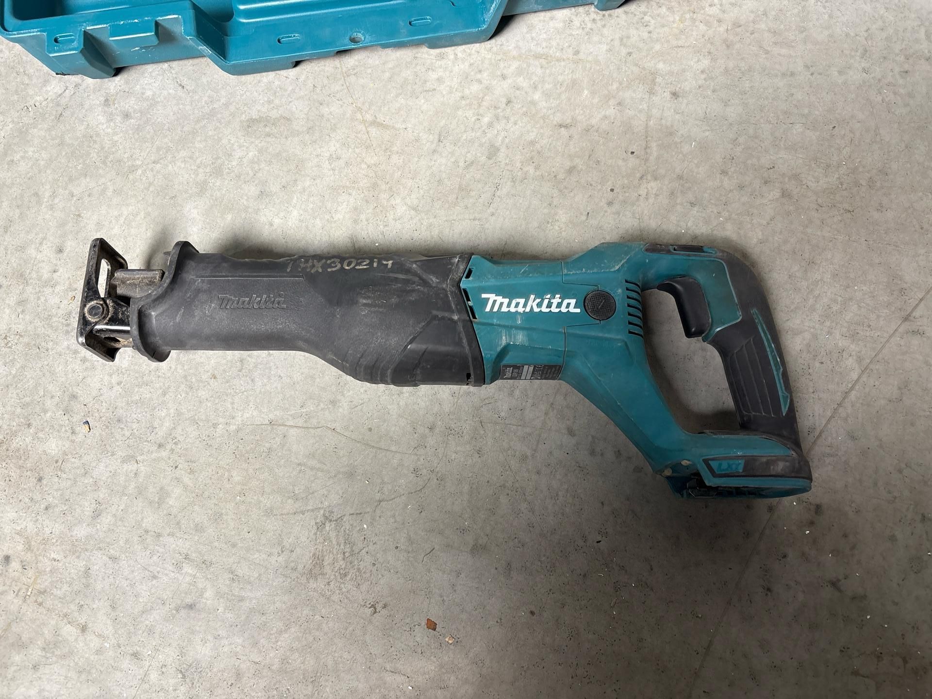 Makita Reciprocating Saw 18 V Cordless. S/N: 2216838Y-THX30219 - No Reserve - Image 3 of 6
