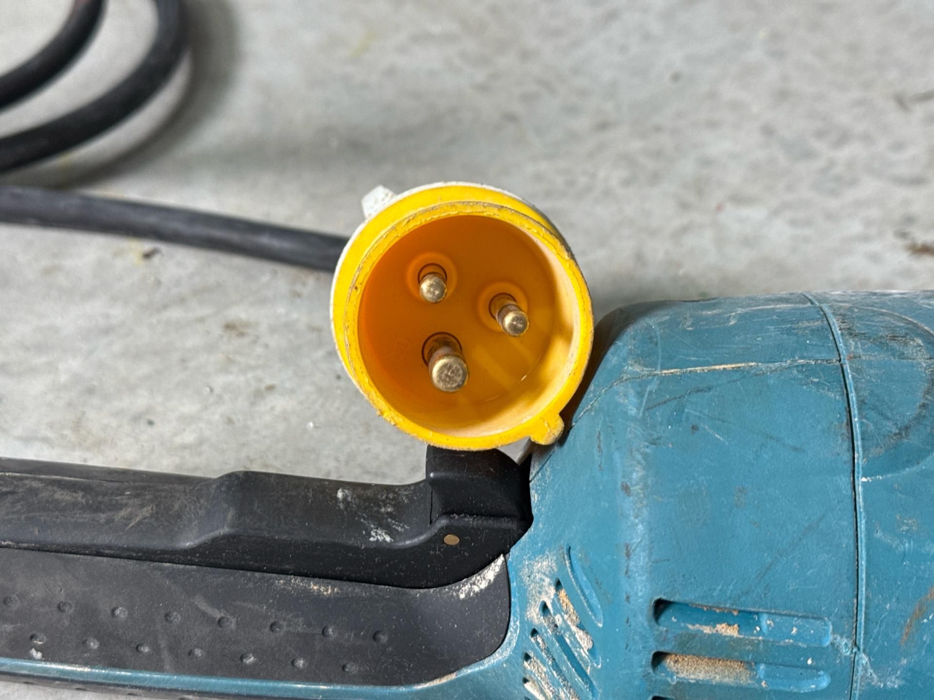 Makita Angle Grinder - THX22748 - No Reserve - Image 8 of 8