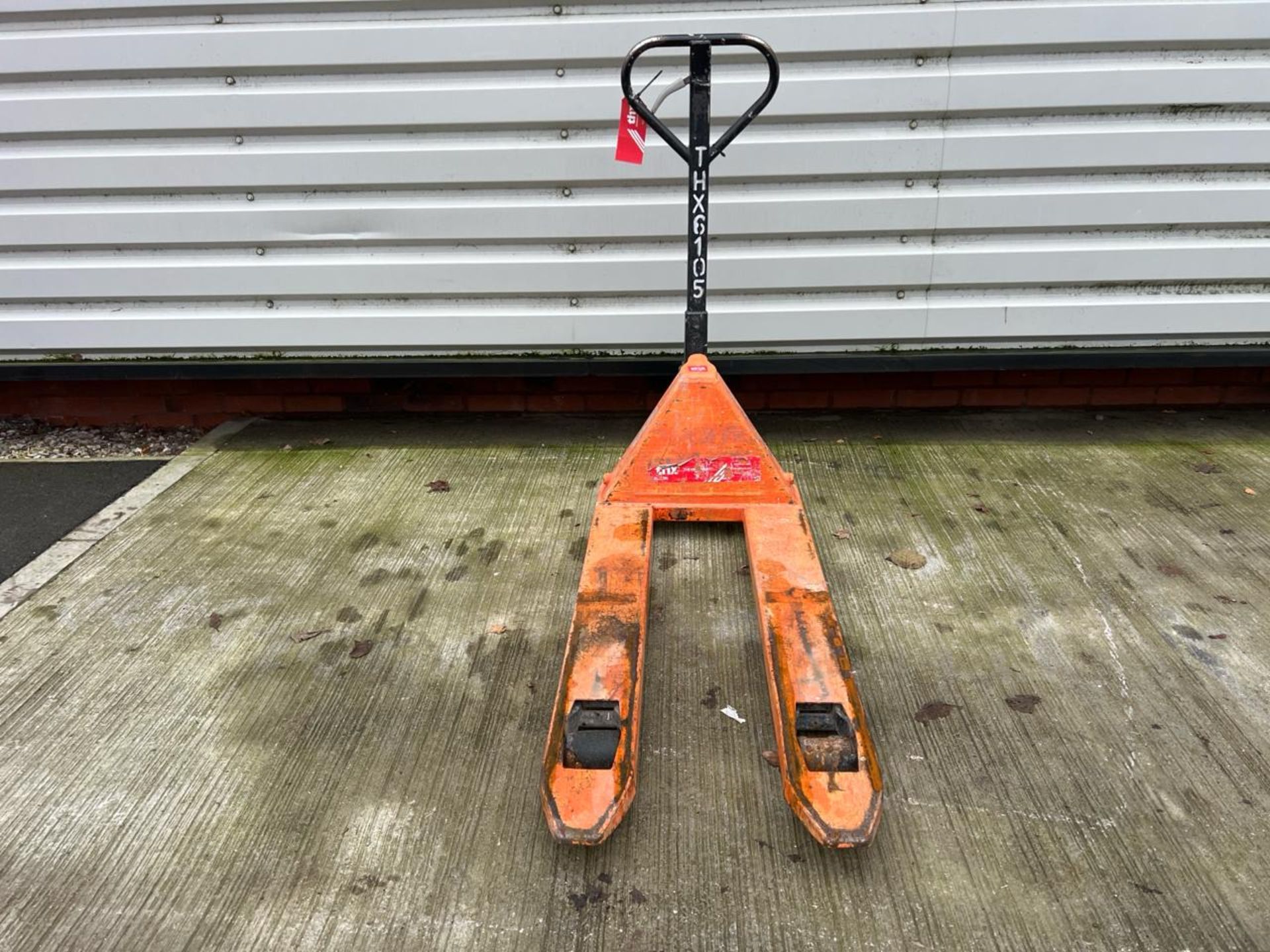 Manual Pallet Truck THX6105 - No reserve - Image 6 of 7