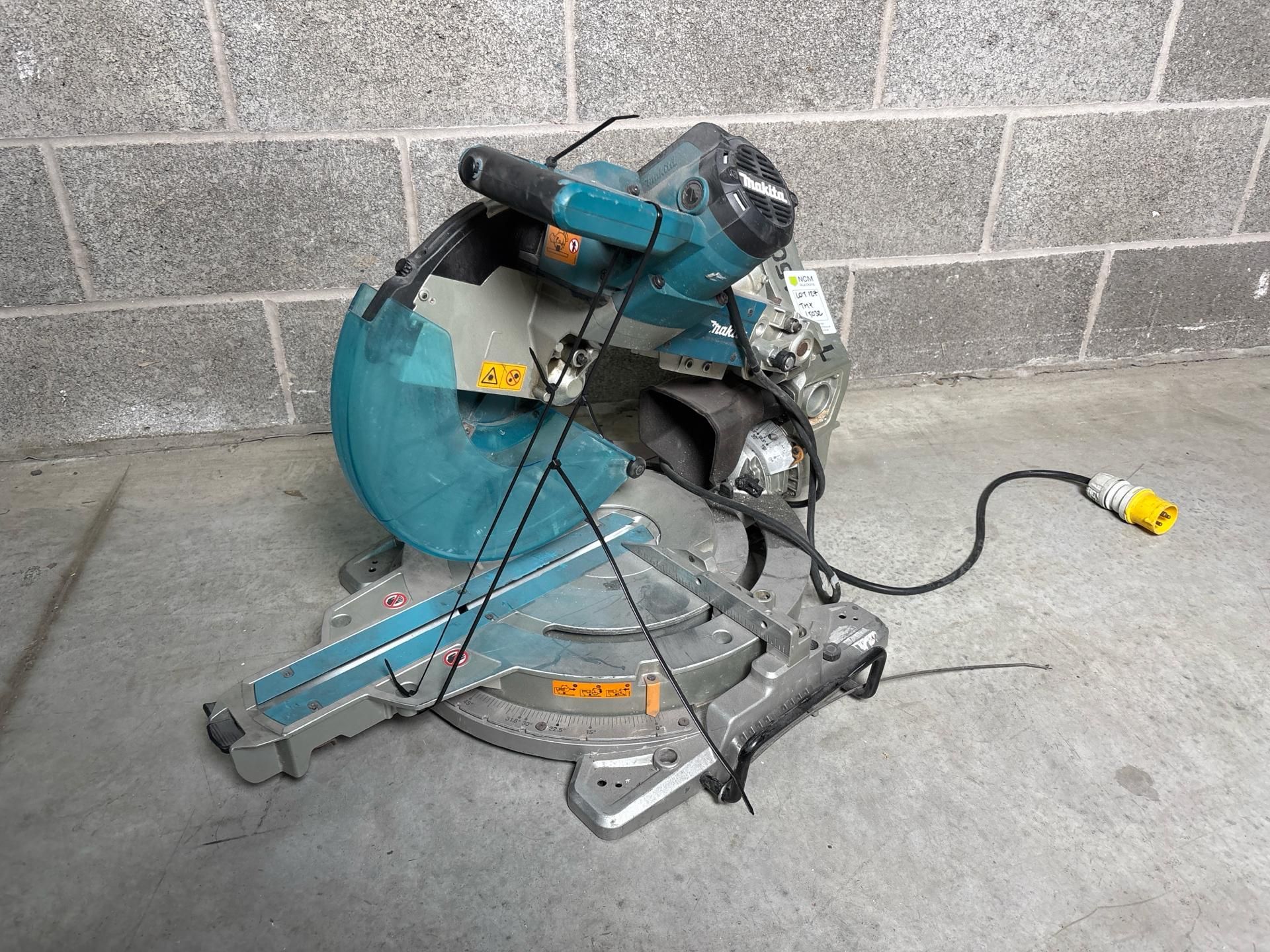 Makita Telescopic Compound Mitre Saw 305Mm 12" -THX15032 - No Reserve - Image 9 of 9