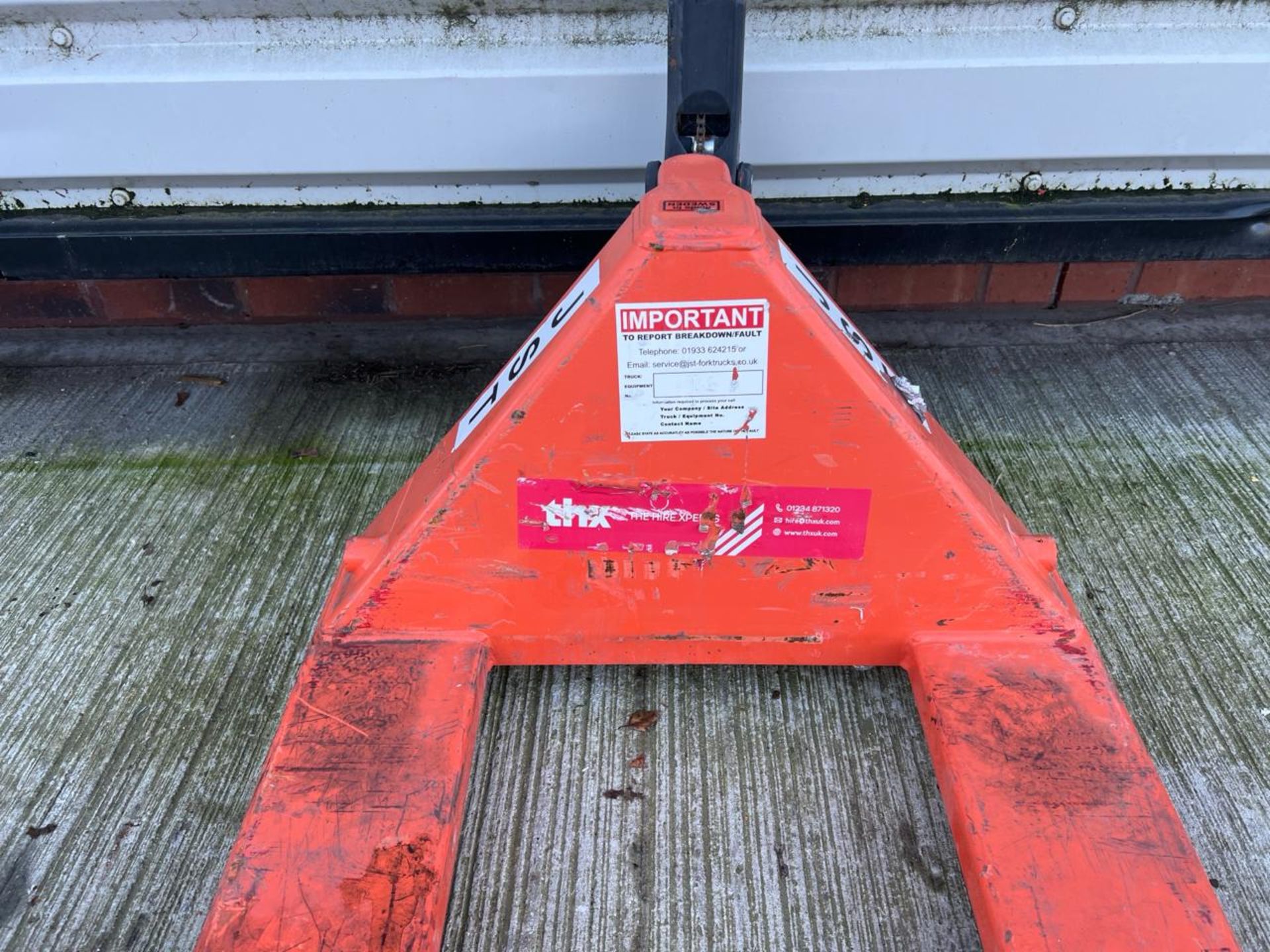 Manual Pallet Truck - 1500Kg - 3M. S/N: 8848476-THX18571 - No Reserve - Image 11 of 13