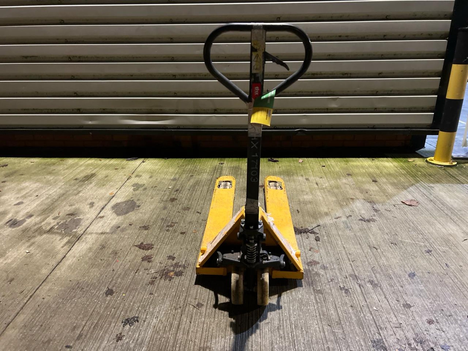 Manual Pallet Truck THX17101 - No reserve - Image 3 of 7