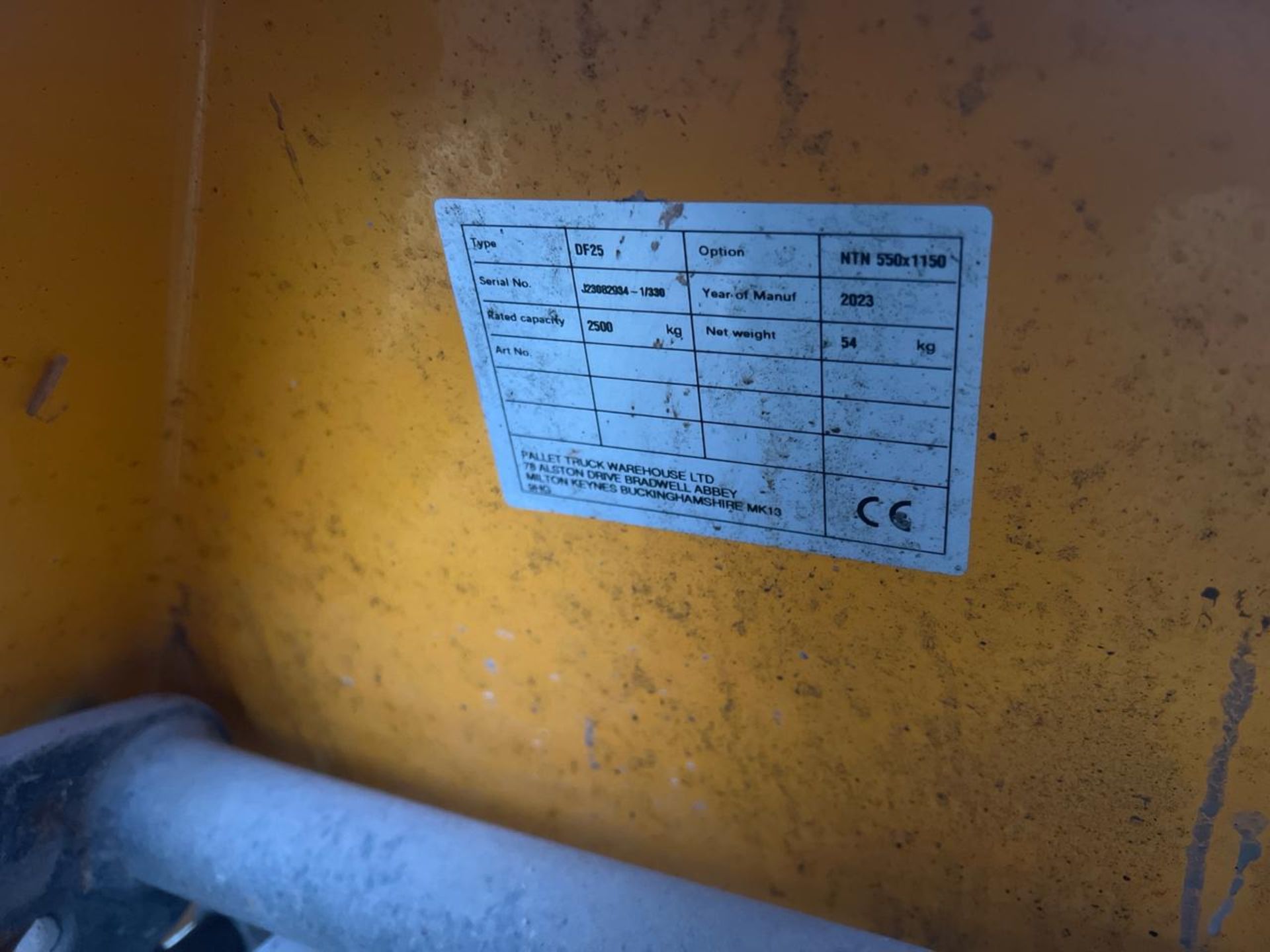 Pallet Truck 540Mm X 1150Mm 2500Kg. S/N: J23082934-1/330-THX17516 - No reserve - Image 3 of 7