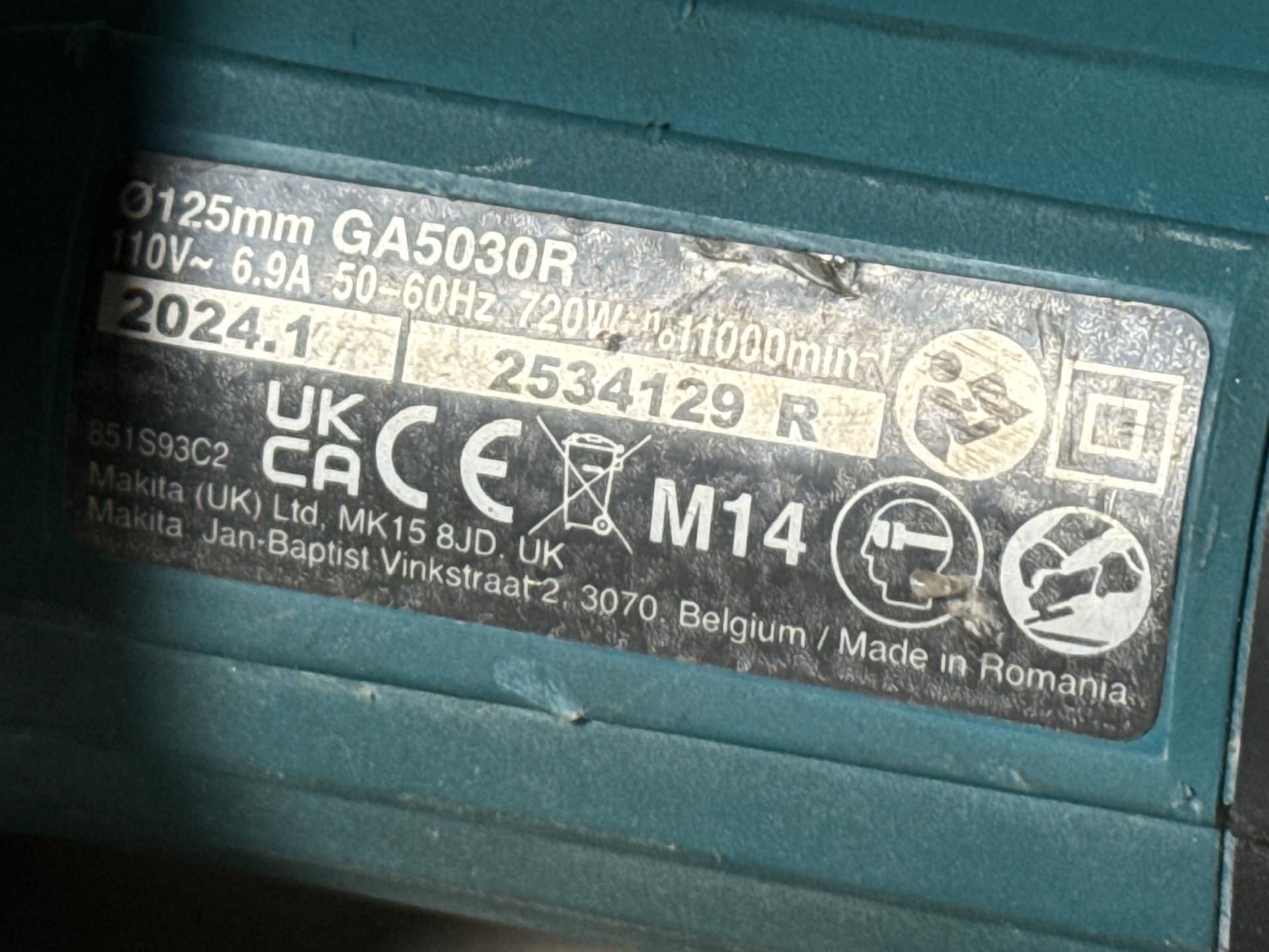 Makita Angle Grinder And Chuck - THX21735 - No Reserve - Image 4 of 5