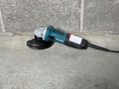 Makita Angle Grinder And Chuck - THX21735 - No Reserve
