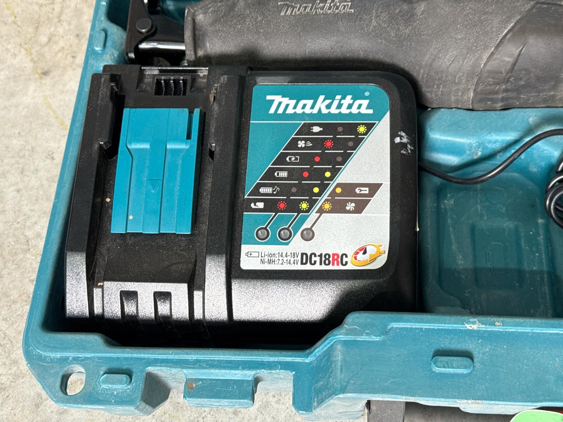 Makita Reciprocating Saw And Battery Charger - THX22742 - No Reserve - Image 3 of 6