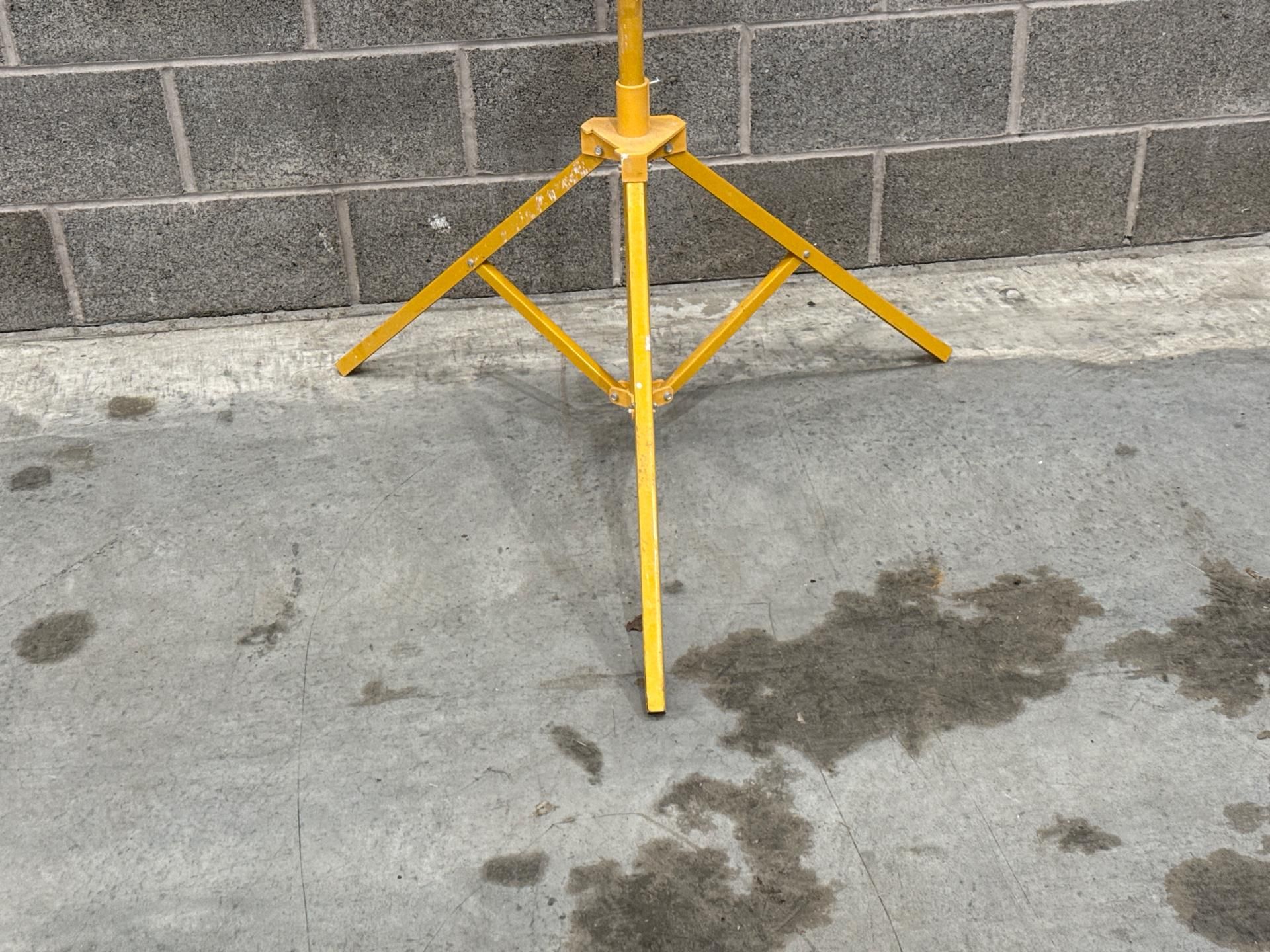 V Twin Head Led With Power Take Off - Thx18969 - No Reserve