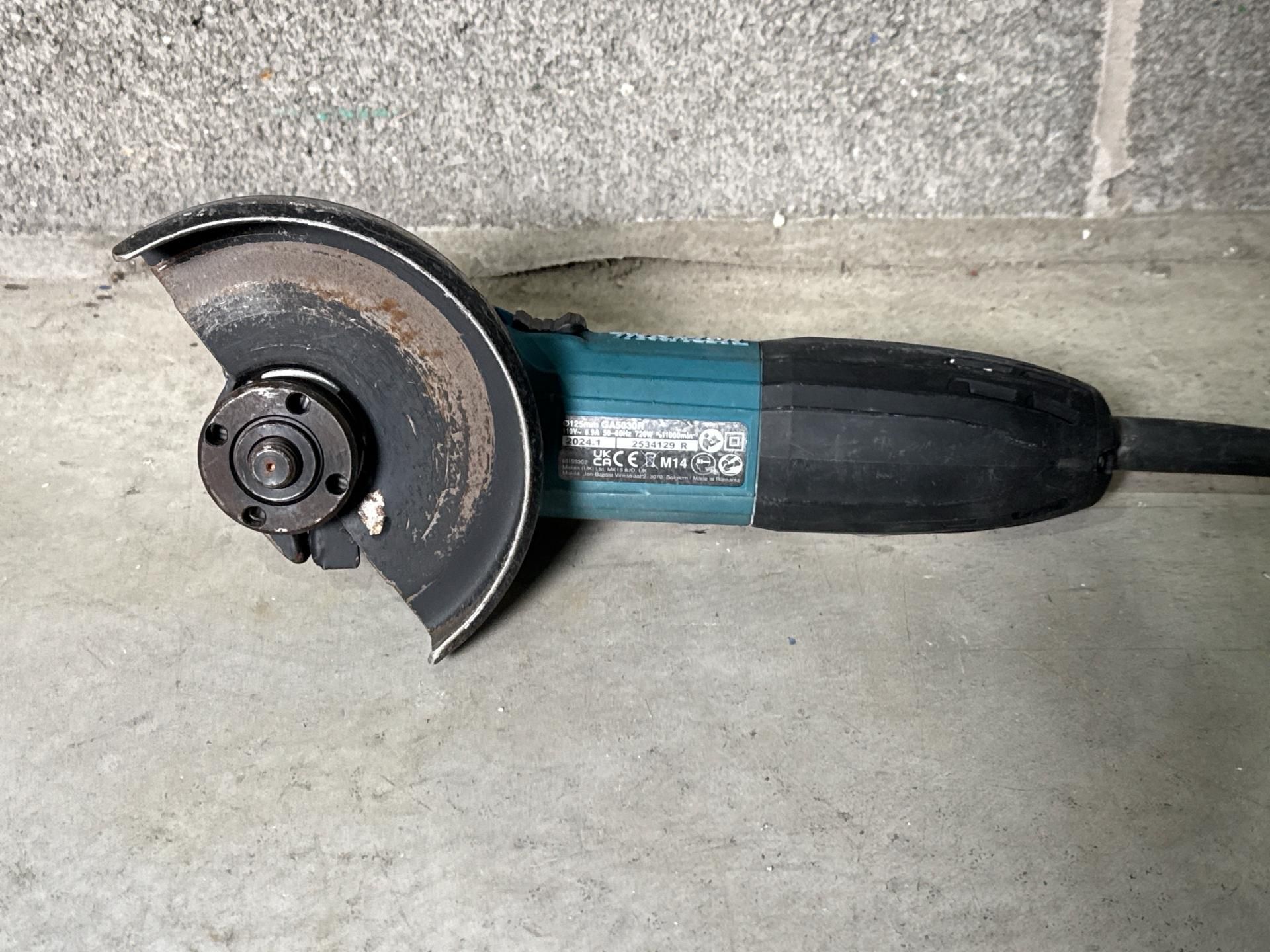 Makita Angle Grinder And Chuck - THX21735 - No Reserve - Image 3 of 5