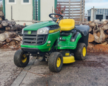 John Deere X116R Ride On Mower