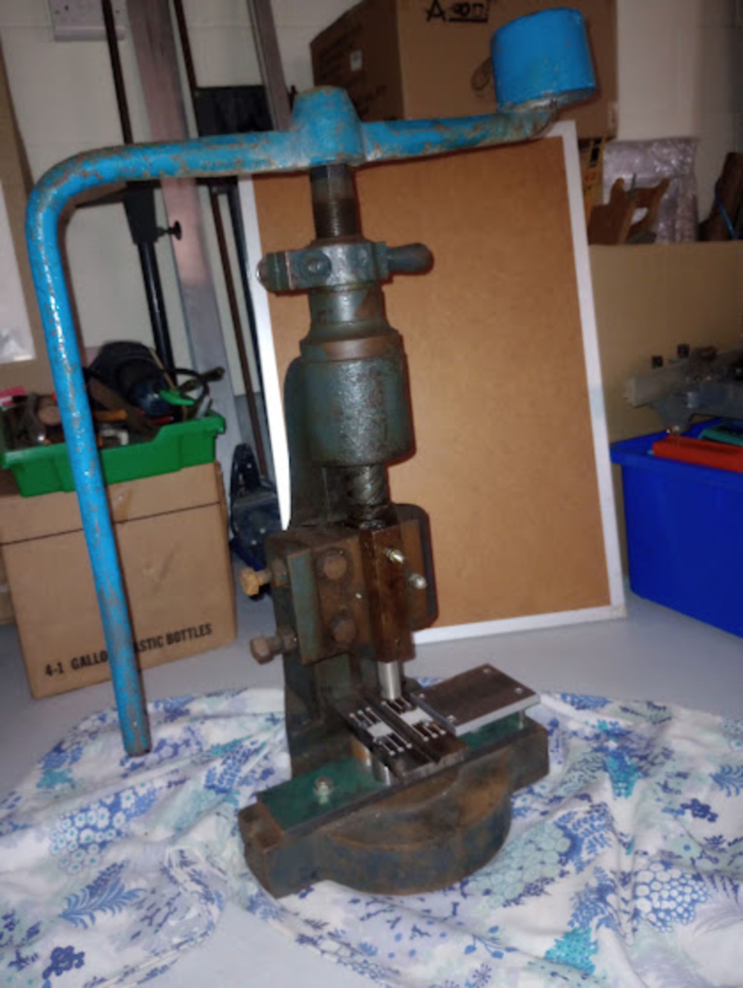 Sweeny Fly Press adaptation plates currently on the base of the fly press - these can be removed to - Image 3 of 5