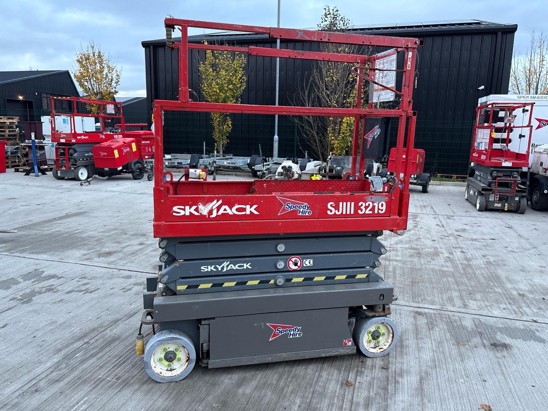 2007, SKYJACK - SJ9250RT 4x4 Scissor Lift (3,421 hours) Low Hours: Only 3,421 hours of use, ensurin - Image 3 of 35